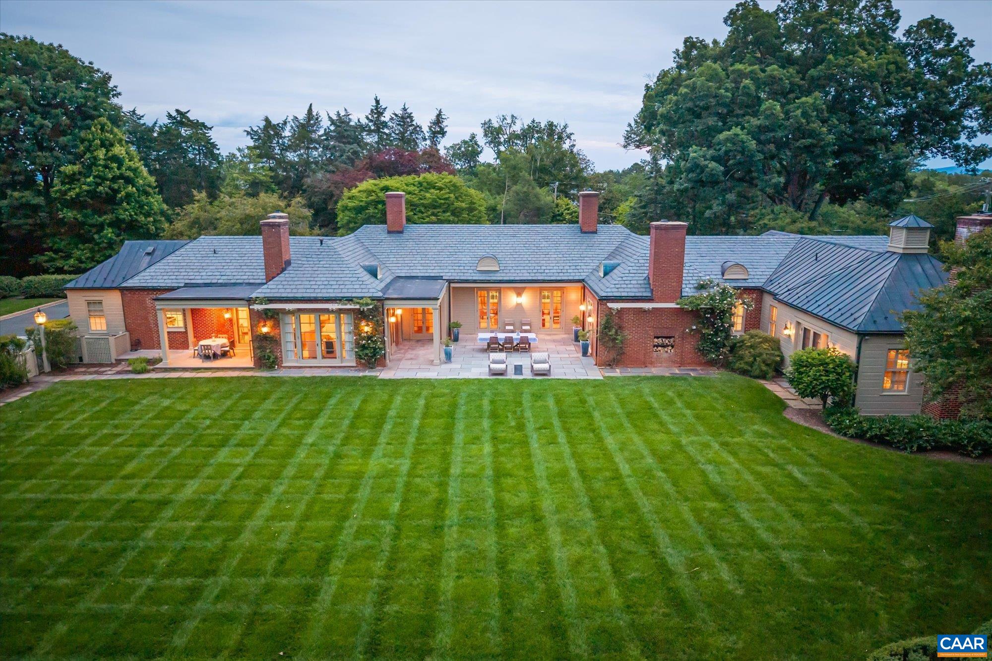 2215 BLUE RIDGE LN