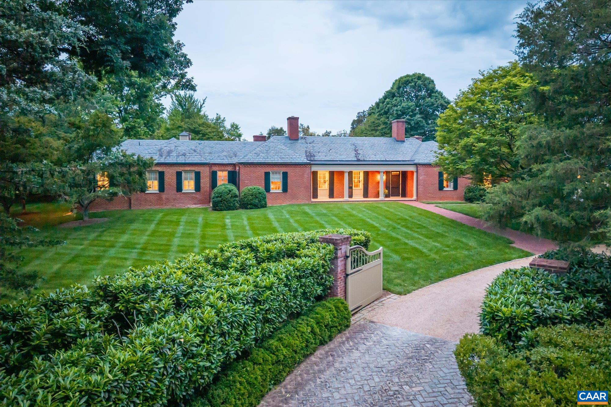 2215 BLUE RIDGE LN