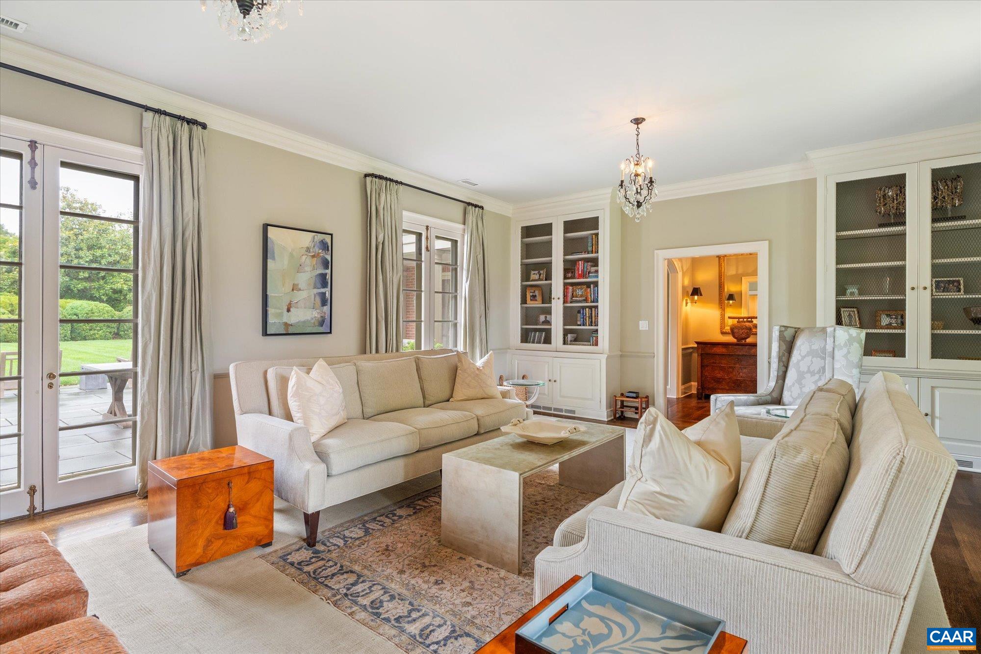 2215 BLUE RIDGE LN