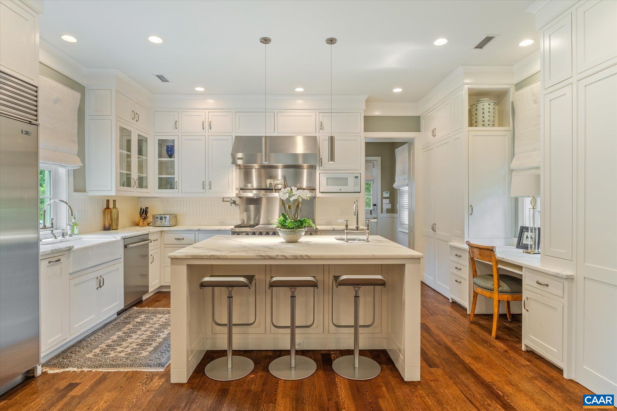 2215 BLUE RIDGE LN
