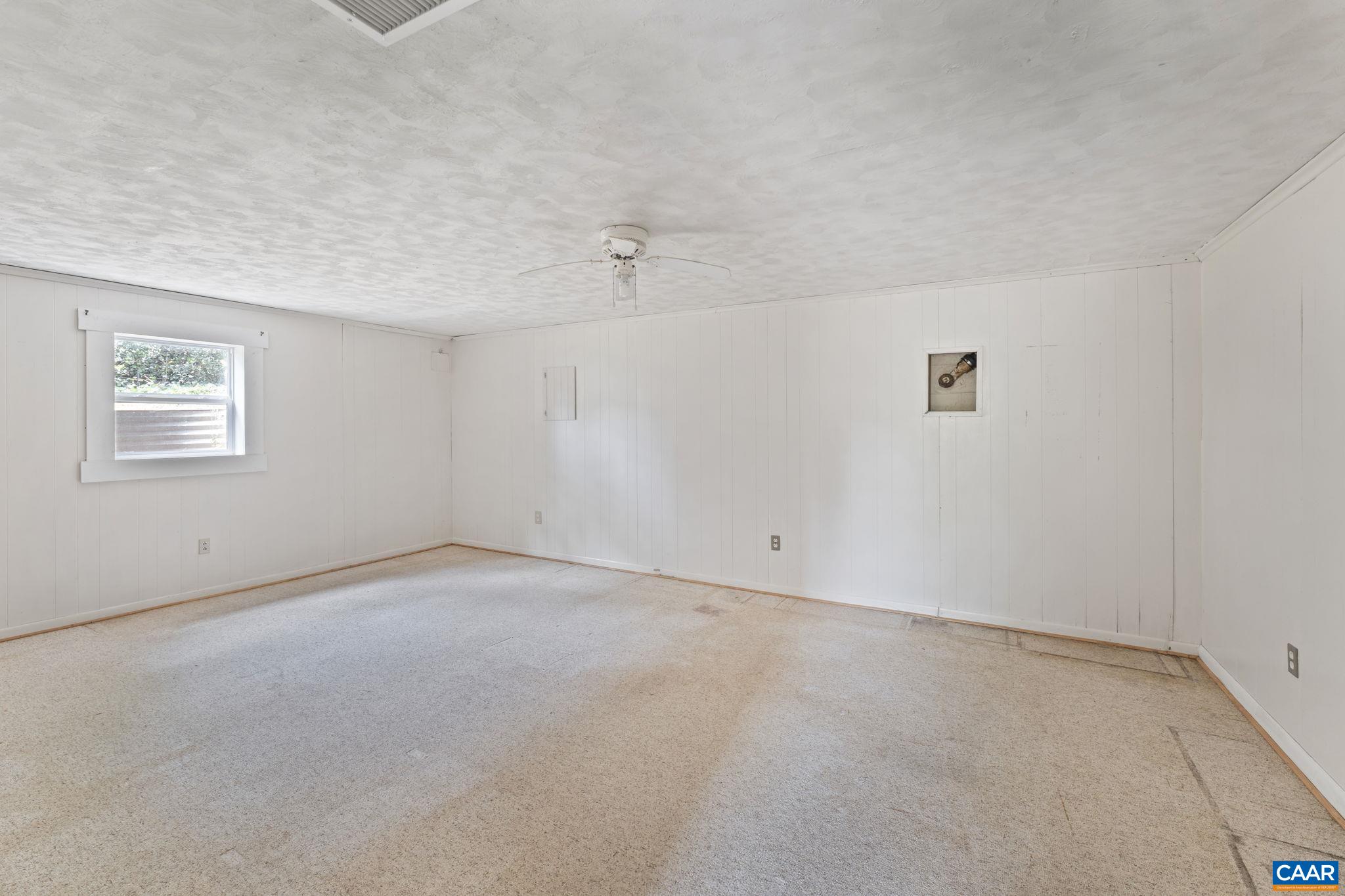 104 CHAUCER RD