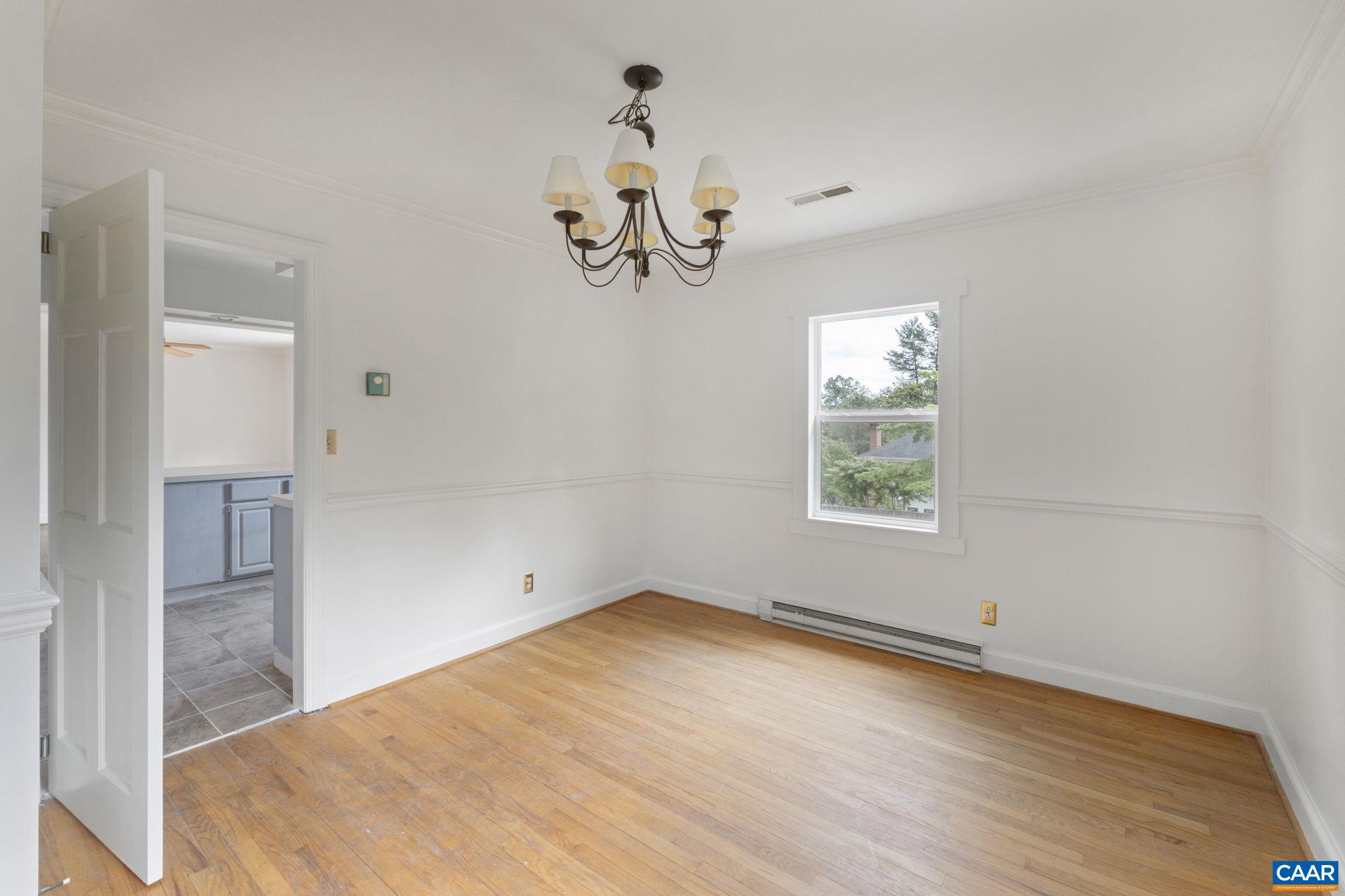 104 CHAUCER RD