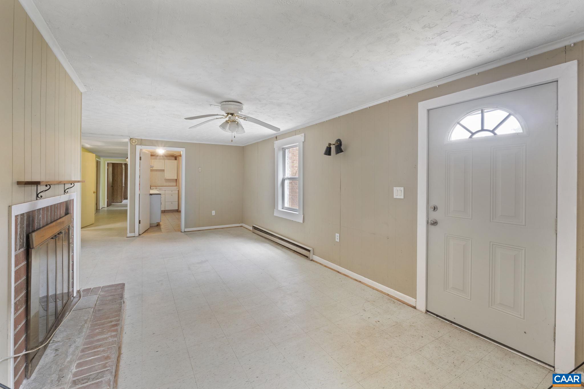 104 CHAUCER RD