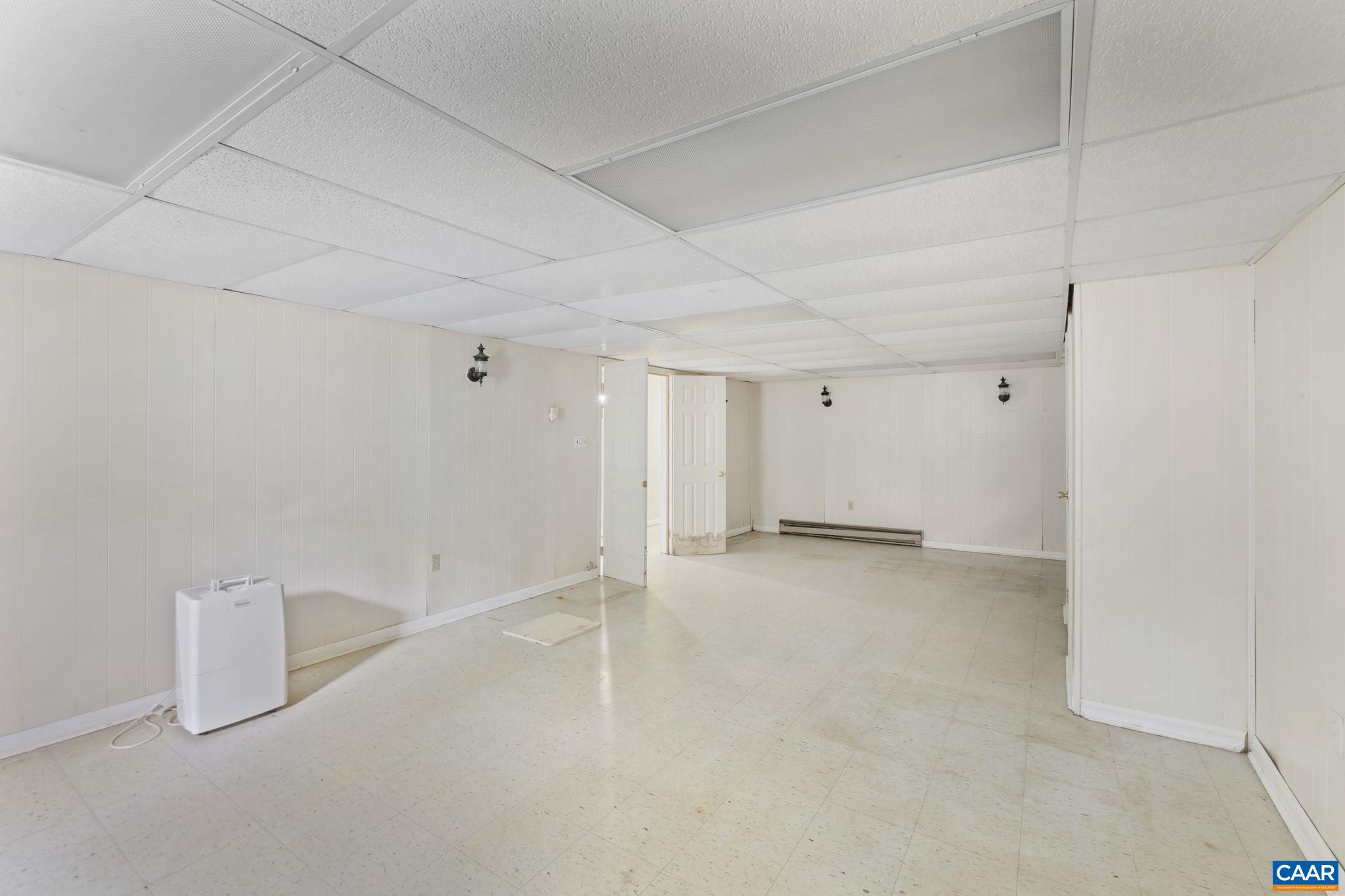 104 CHAUCER RD