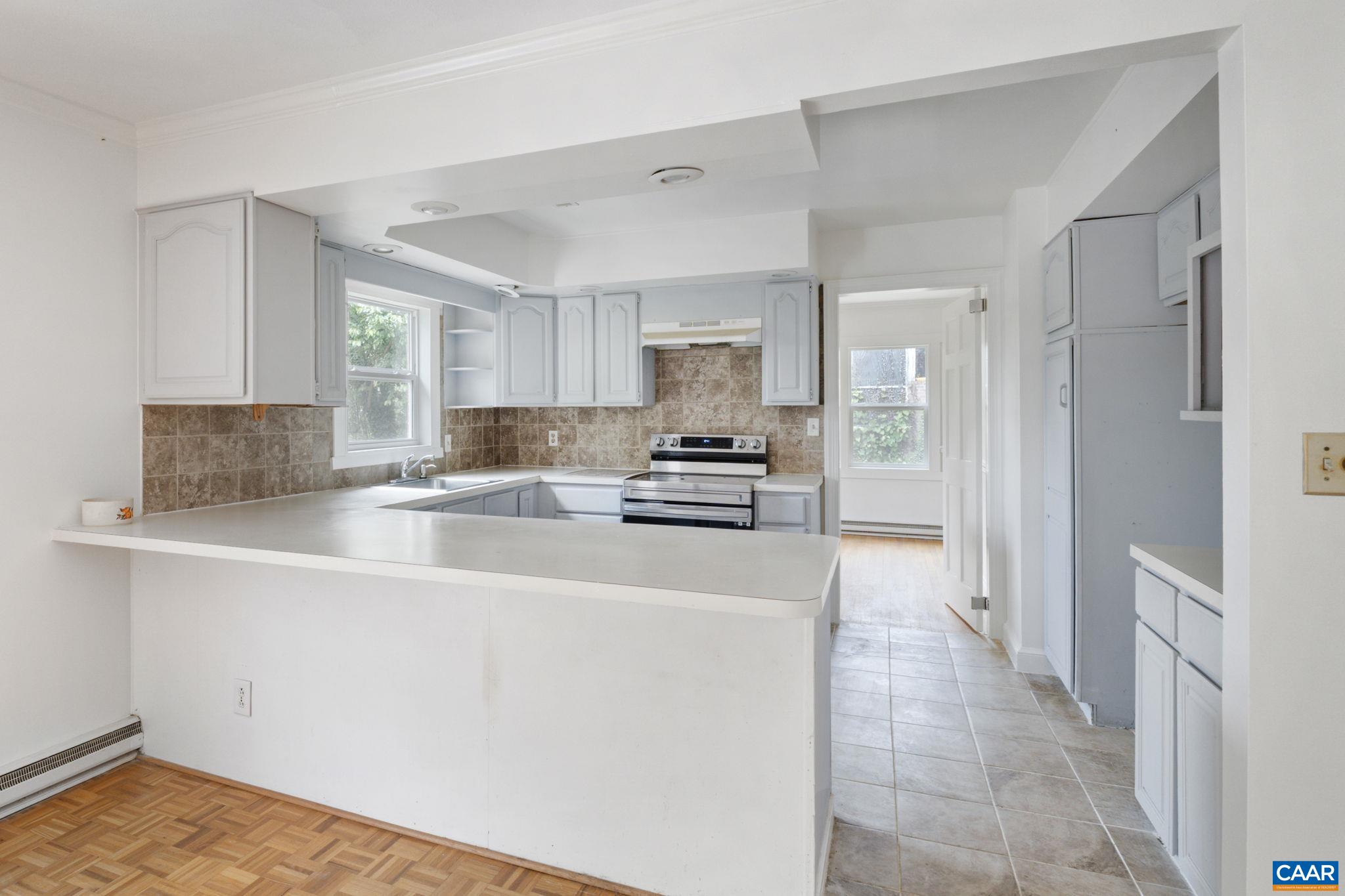 104 CHAUCER RD