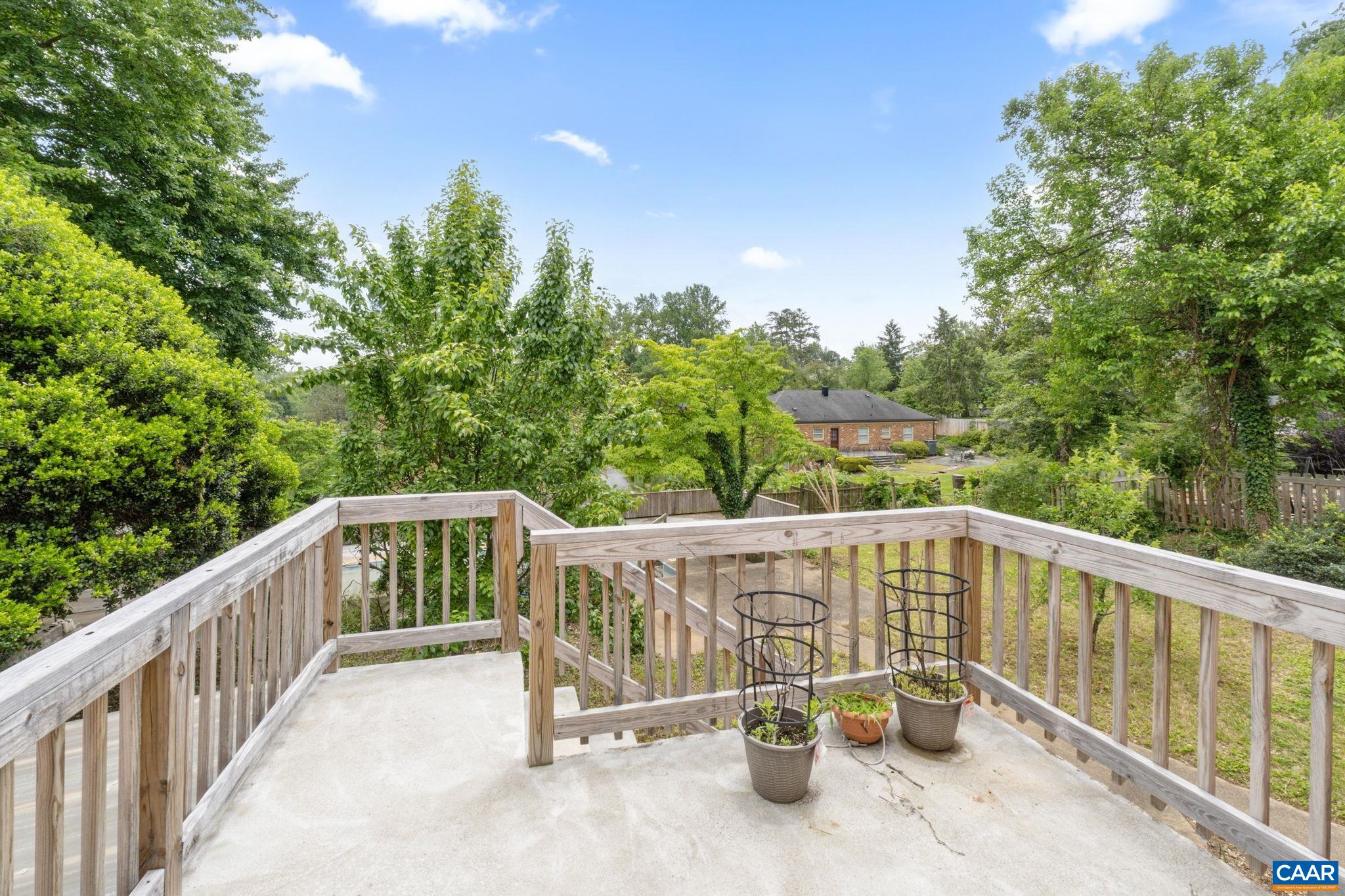 104 CHAUCER RD
