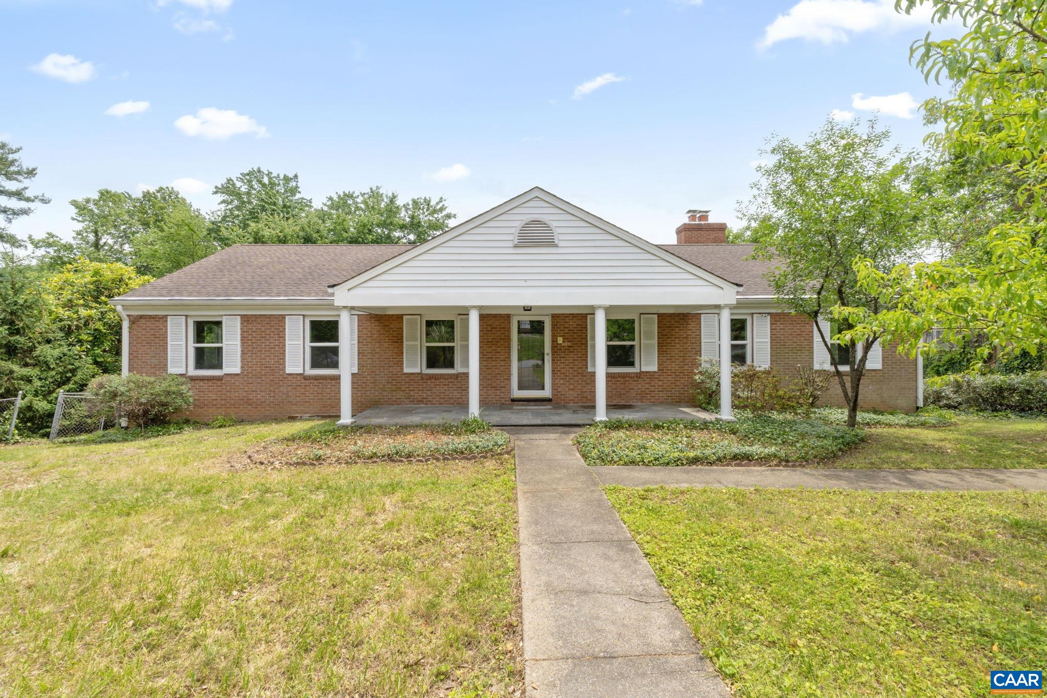 104 CHAUCER RD