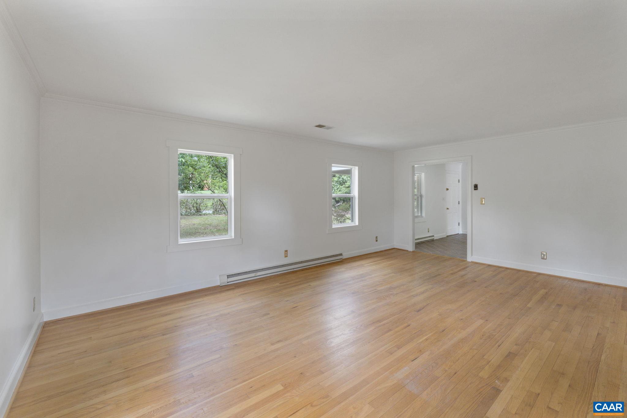 104 CHAUCER RD