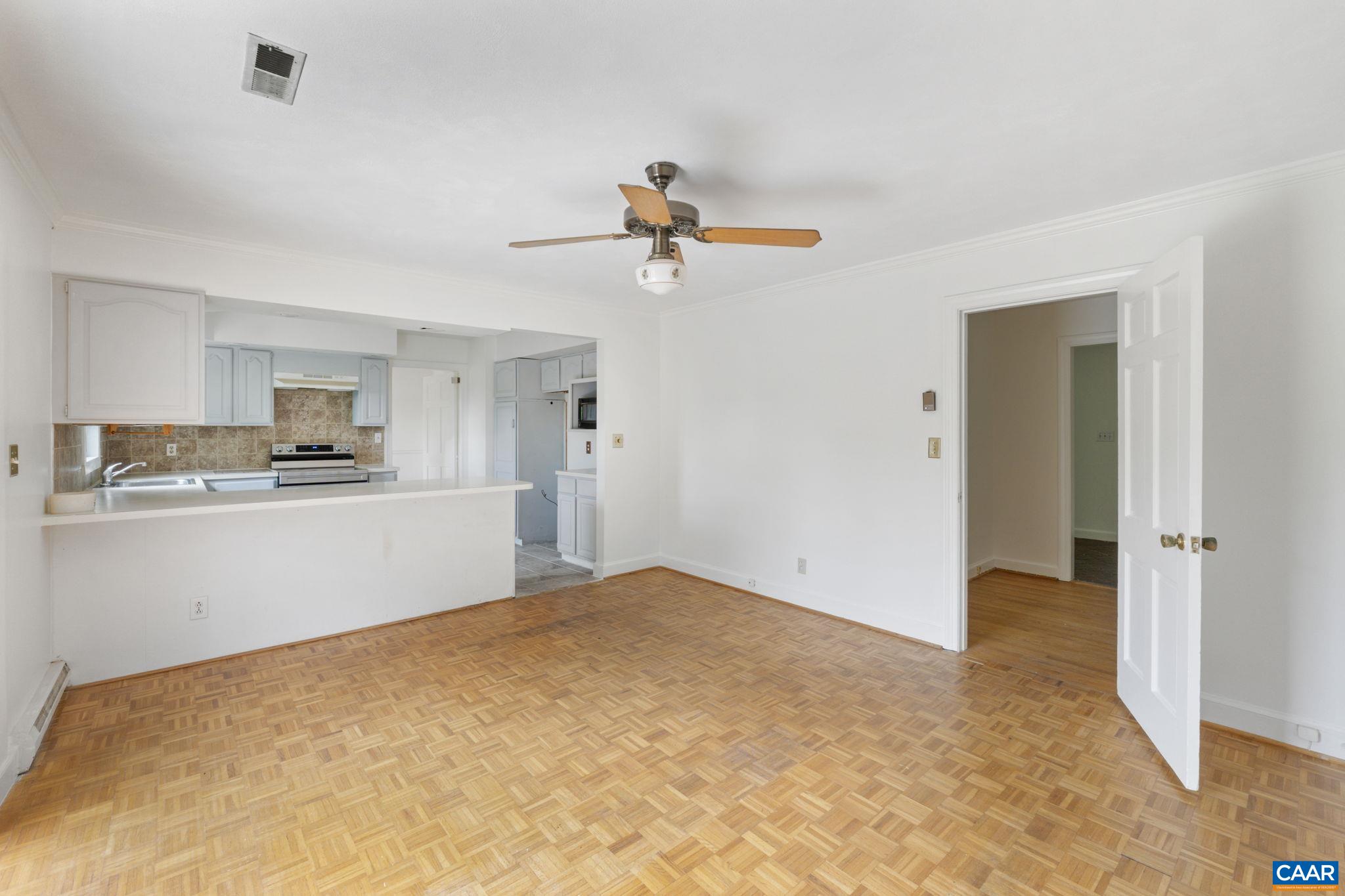 104 CHAUCER RD