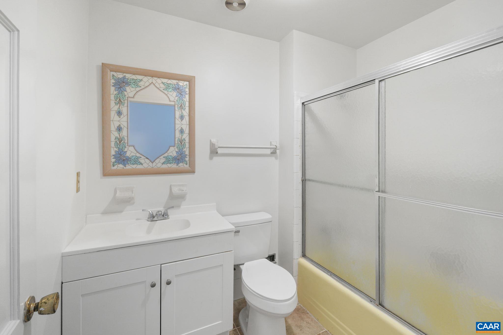 104 CHAUCER RD