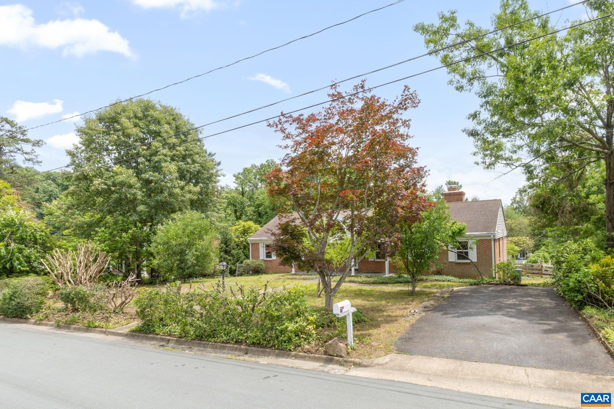 104 CHAUCER RD