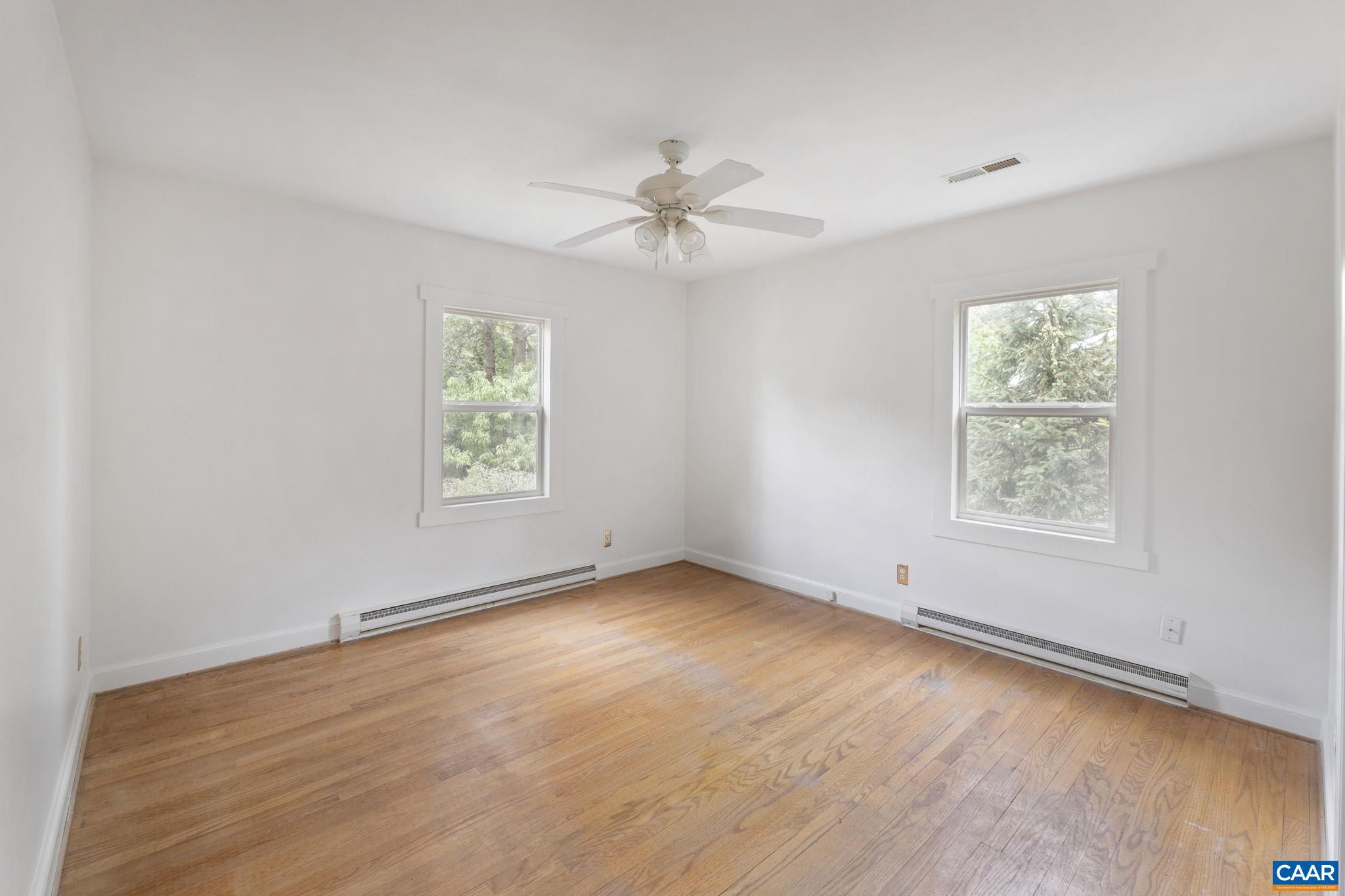 104 CHAUCER RD