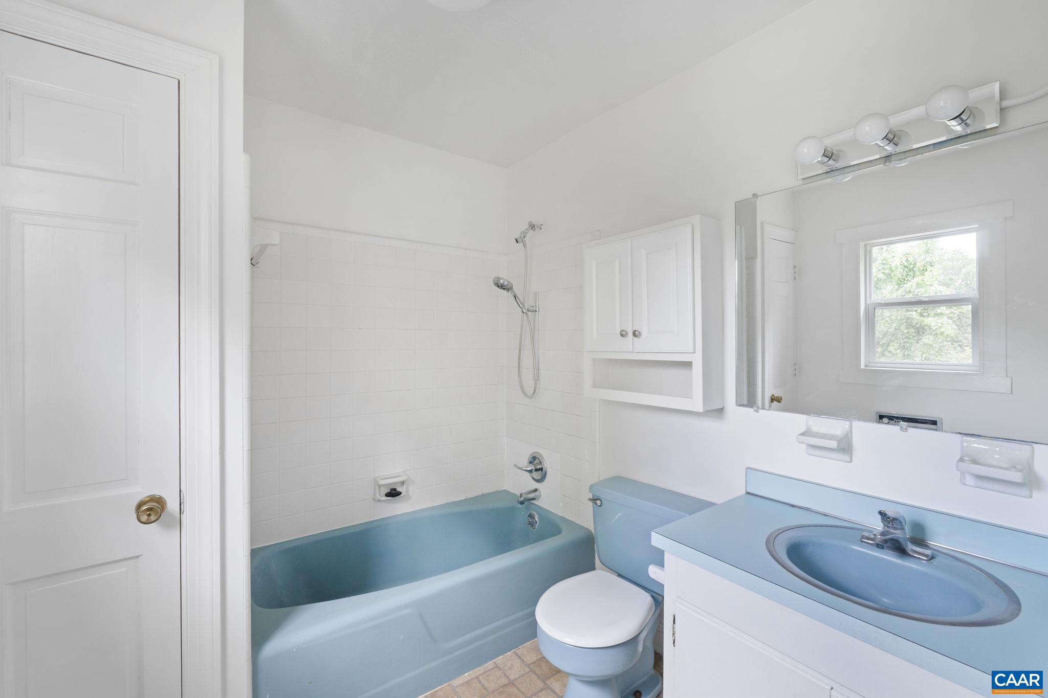 104 CHAUCER RD