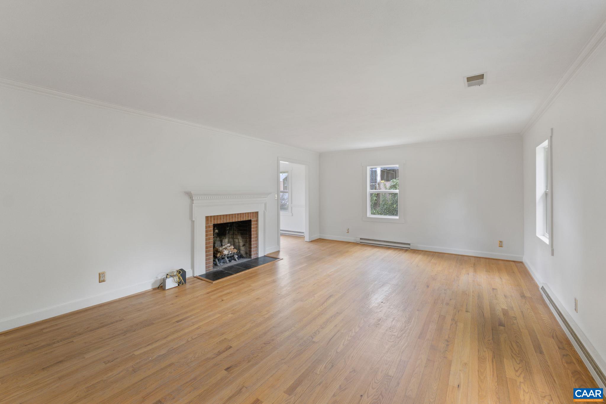 104 CHAUCER RD