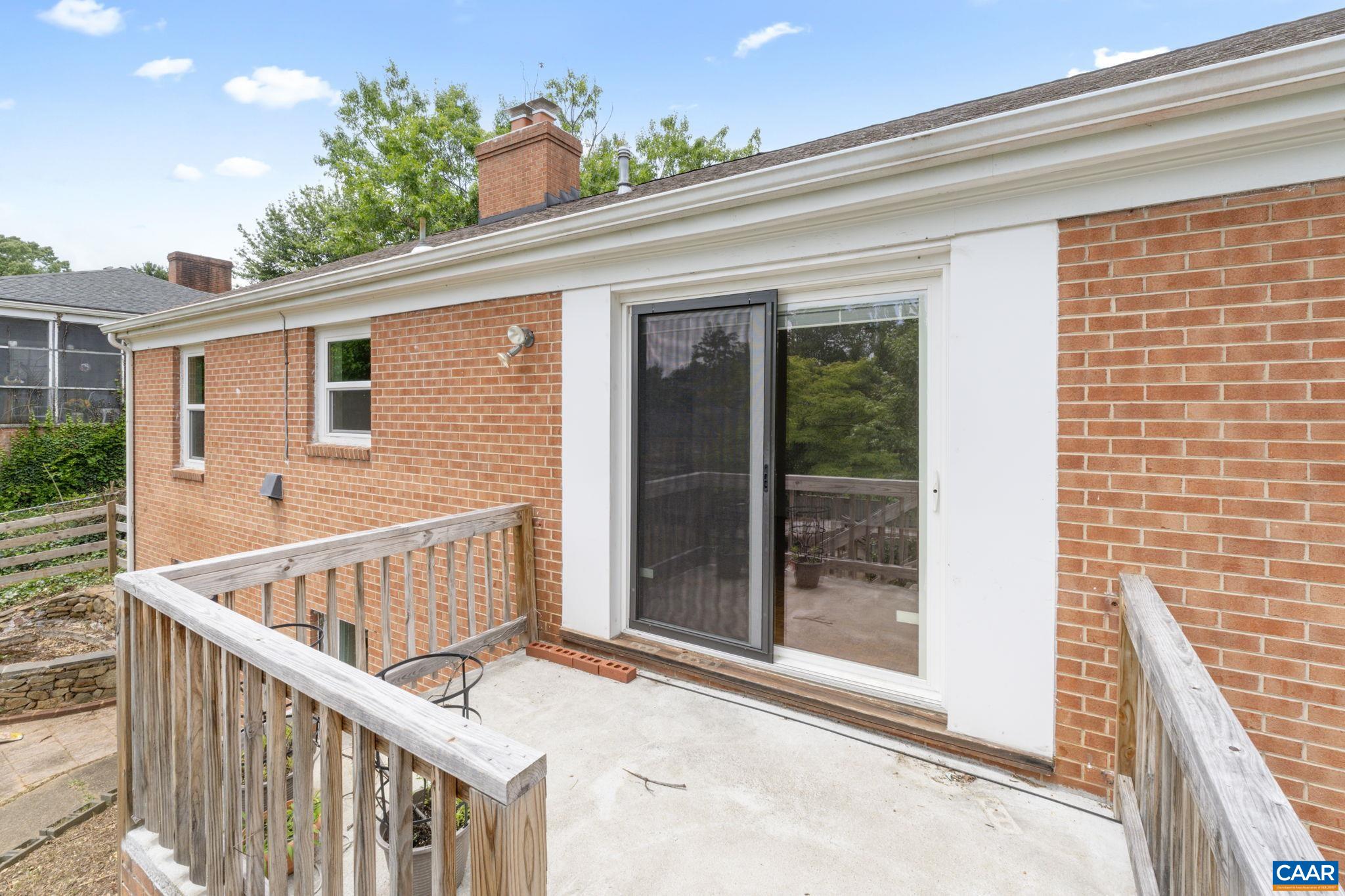 104 CHAUCER RD