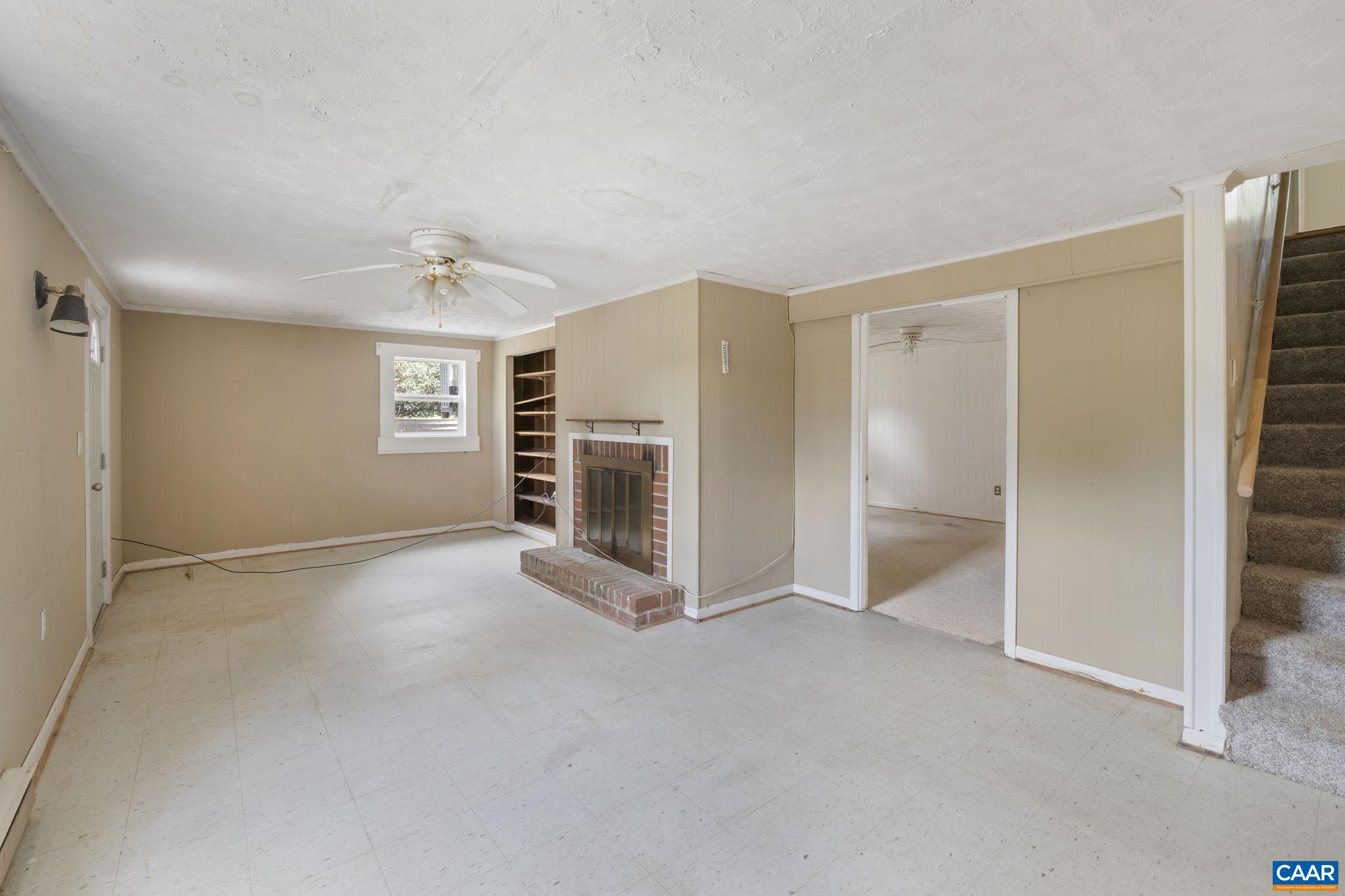 104 CHAUCER RD
