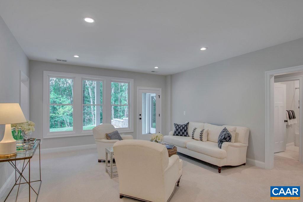 39 PERSIMMON WAY