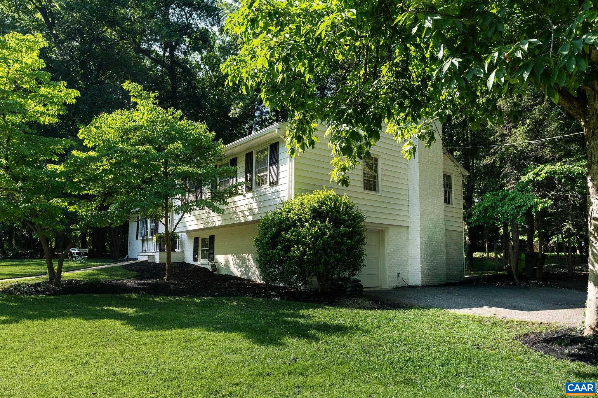 101 Kerry Ln