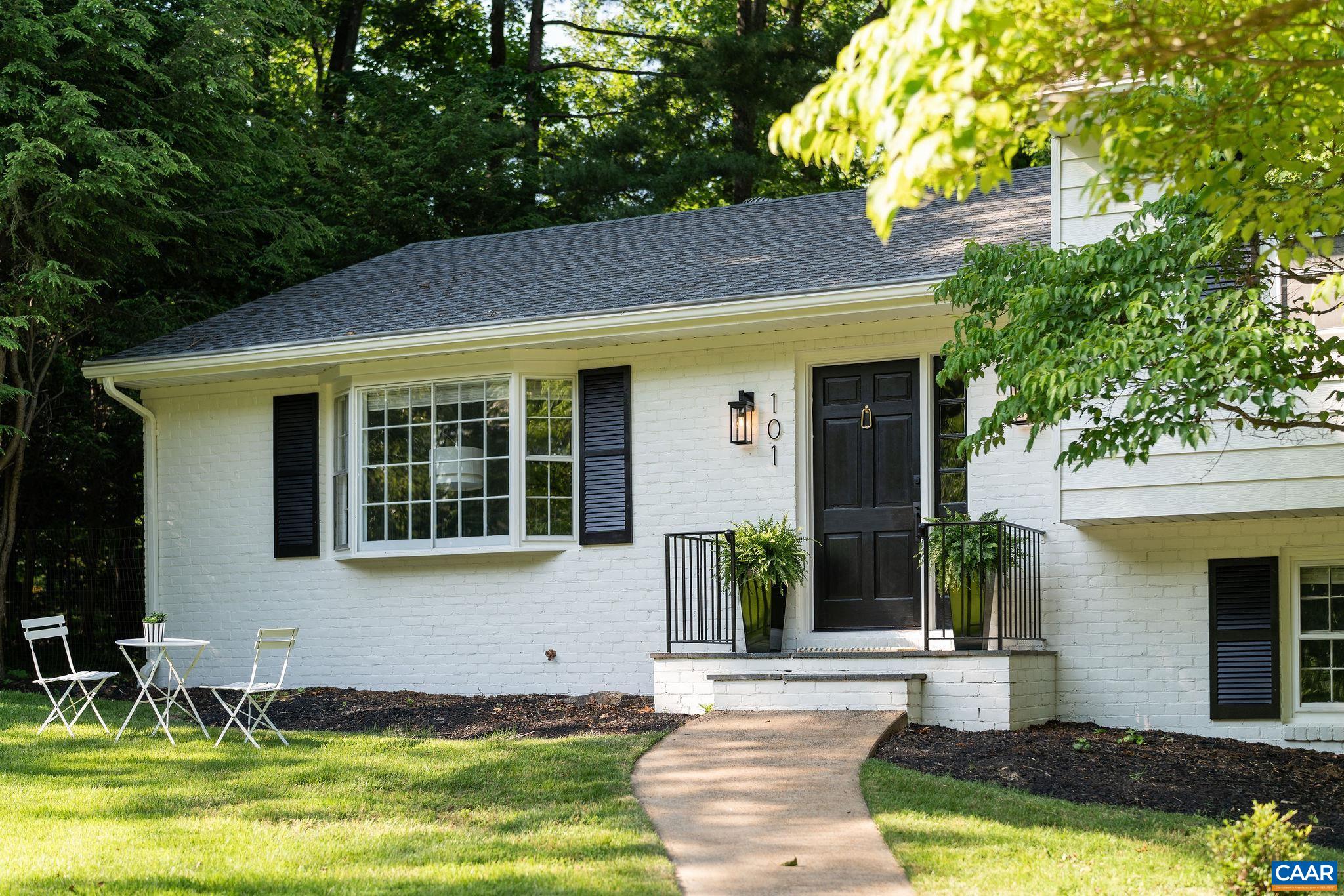 101 Kerry Ln