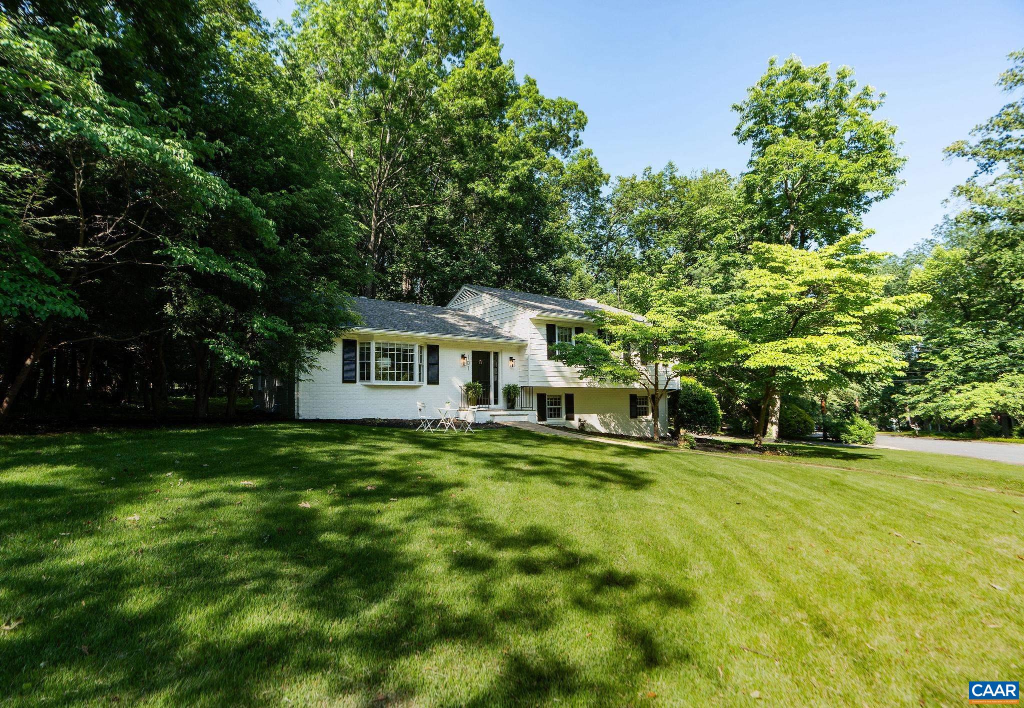 101 Kerry Ln