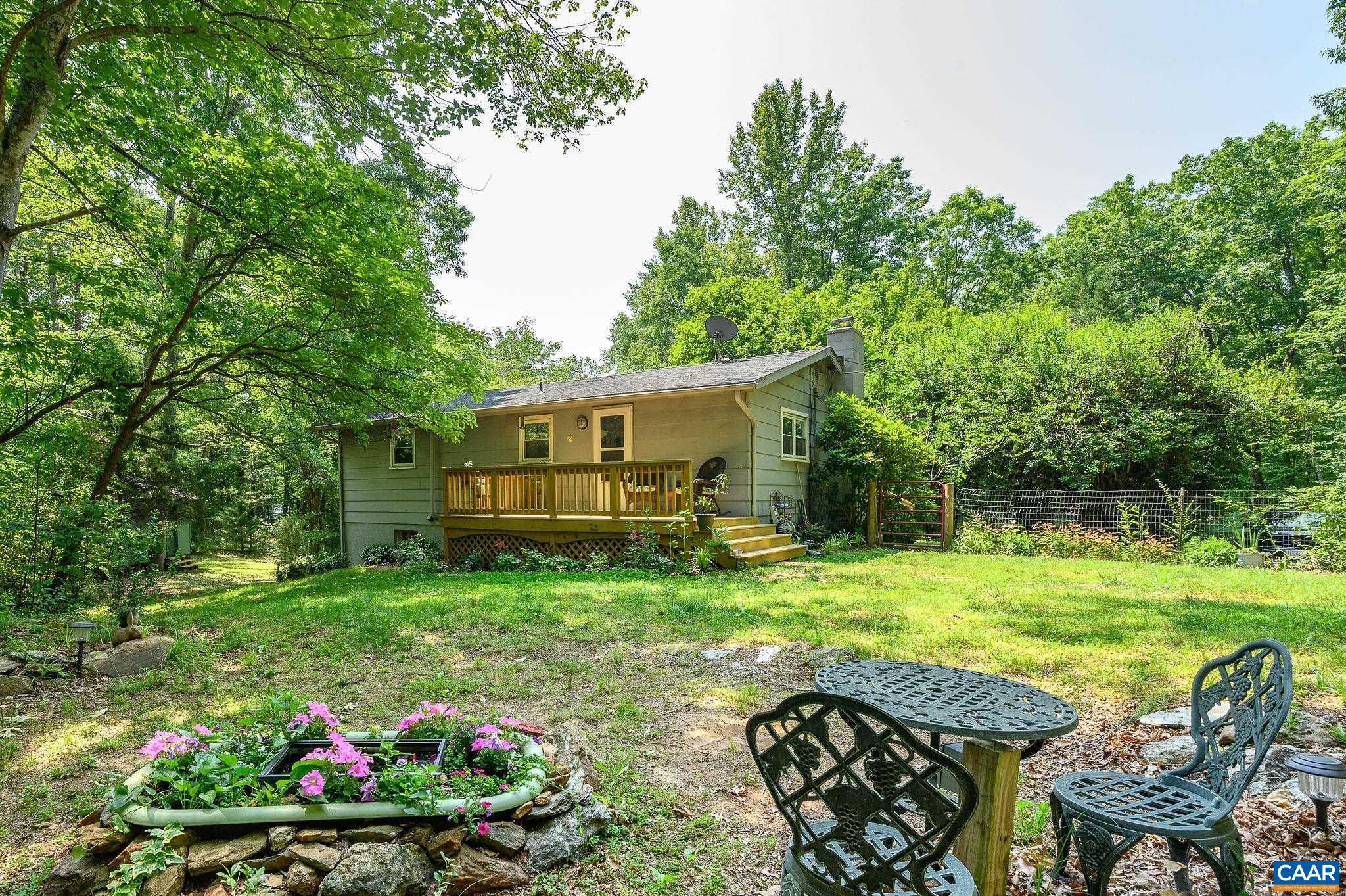 1092 SLATE HILL DR
