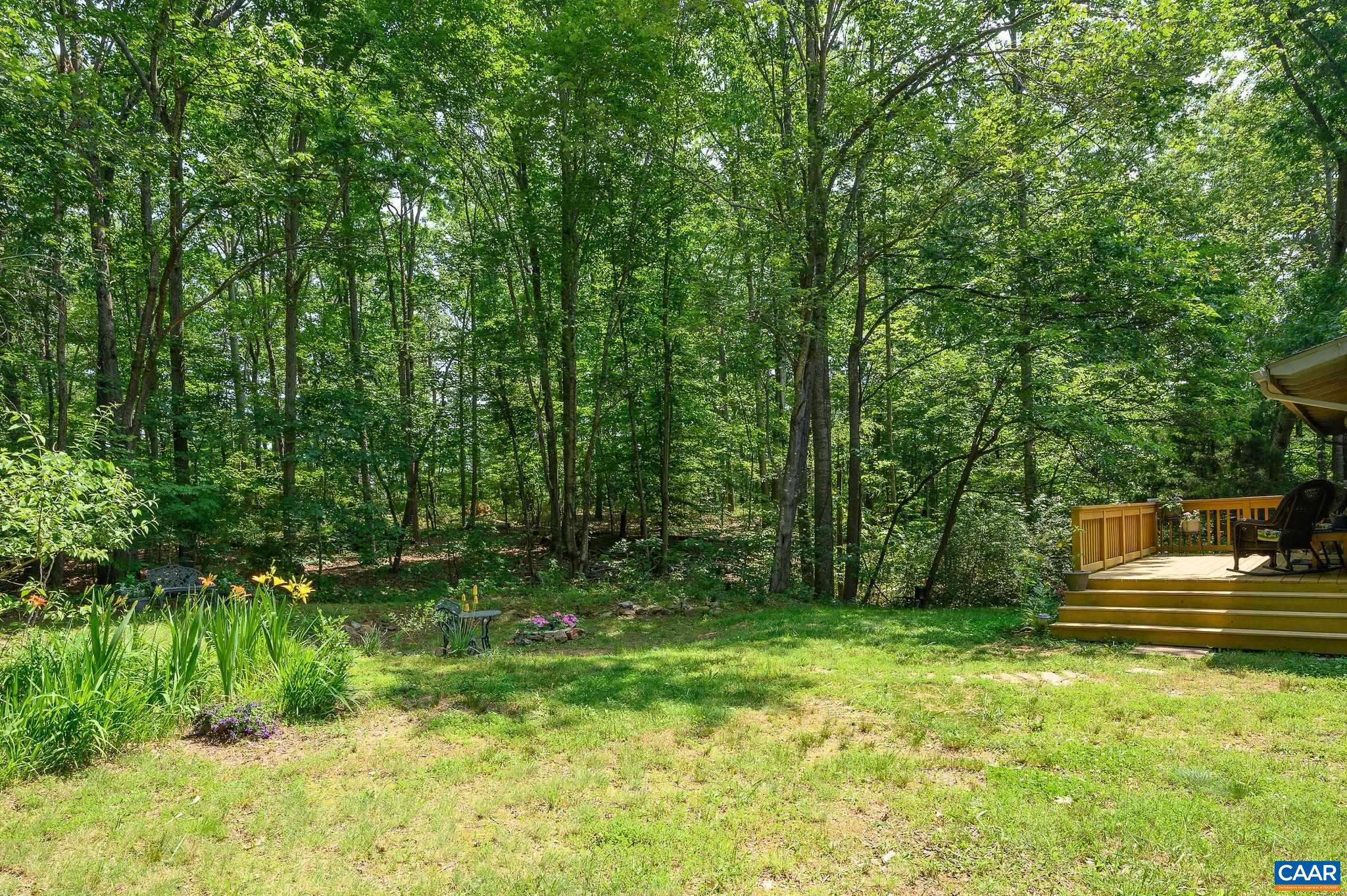 1092 SLATE HILL DR