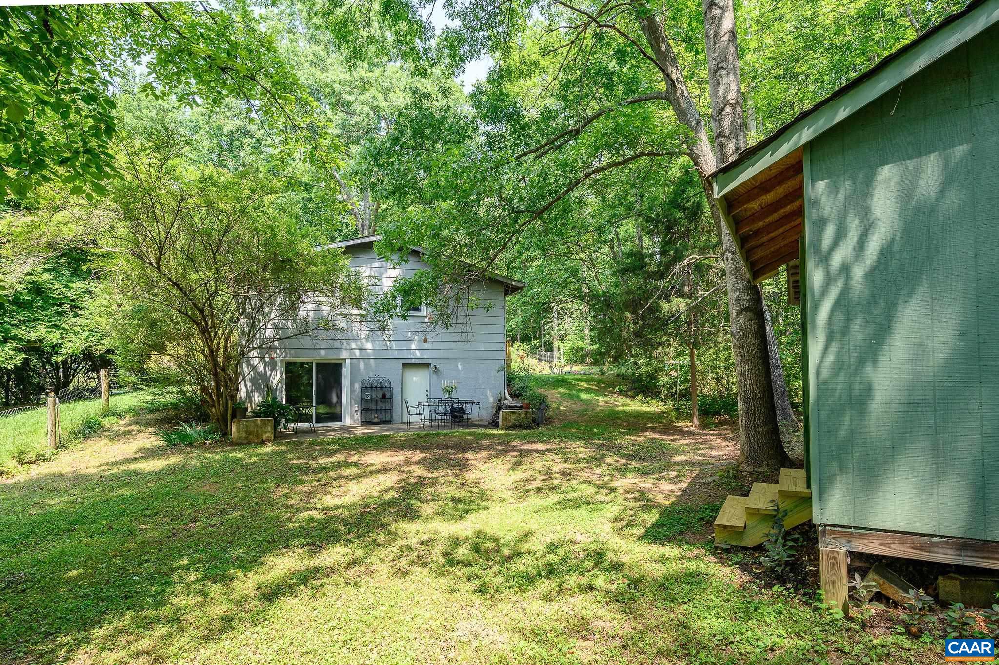 1092 SLATE HILL DR