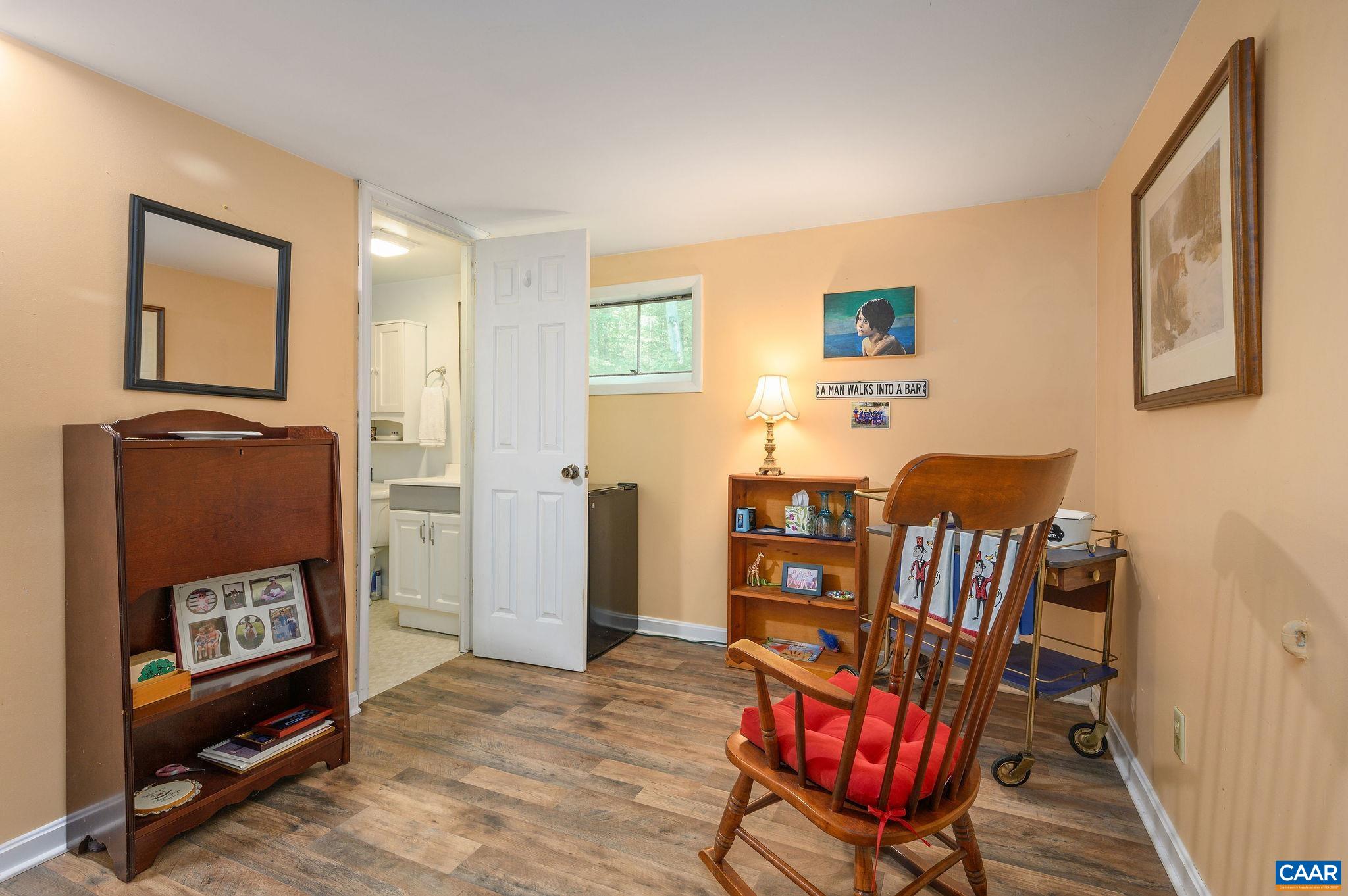 1092 SLATE HILL DR