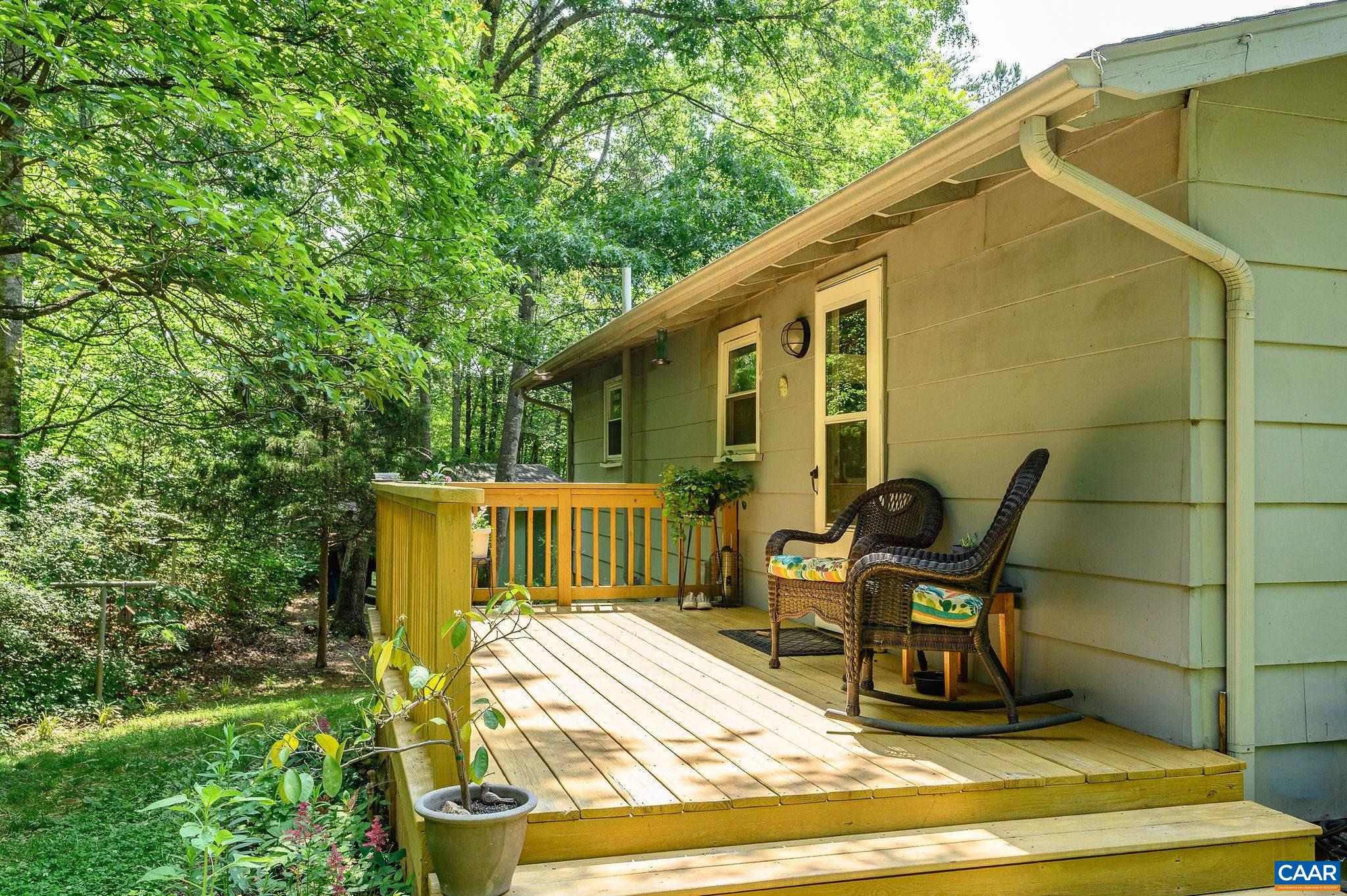 1092 SLATE HILL DR