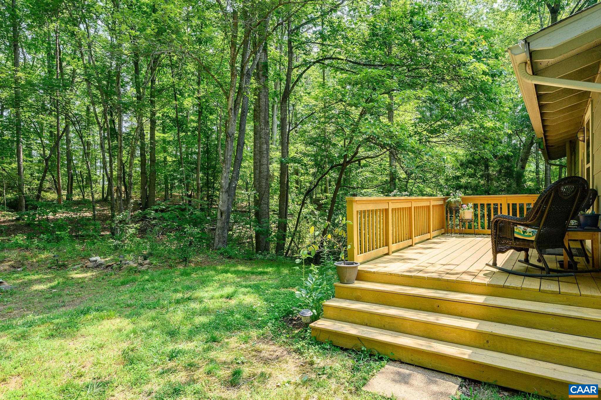 1092 SLATE HILL DR