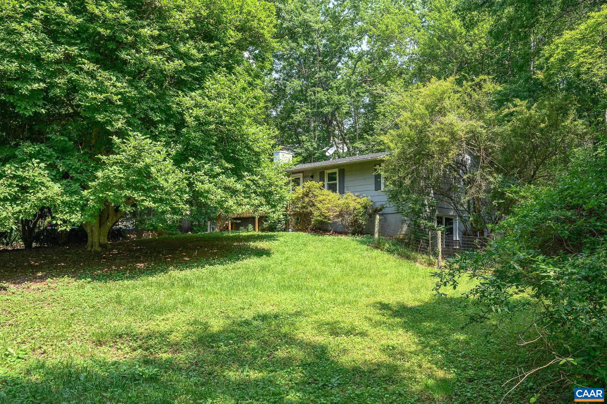 1092 SLATE HILL DR