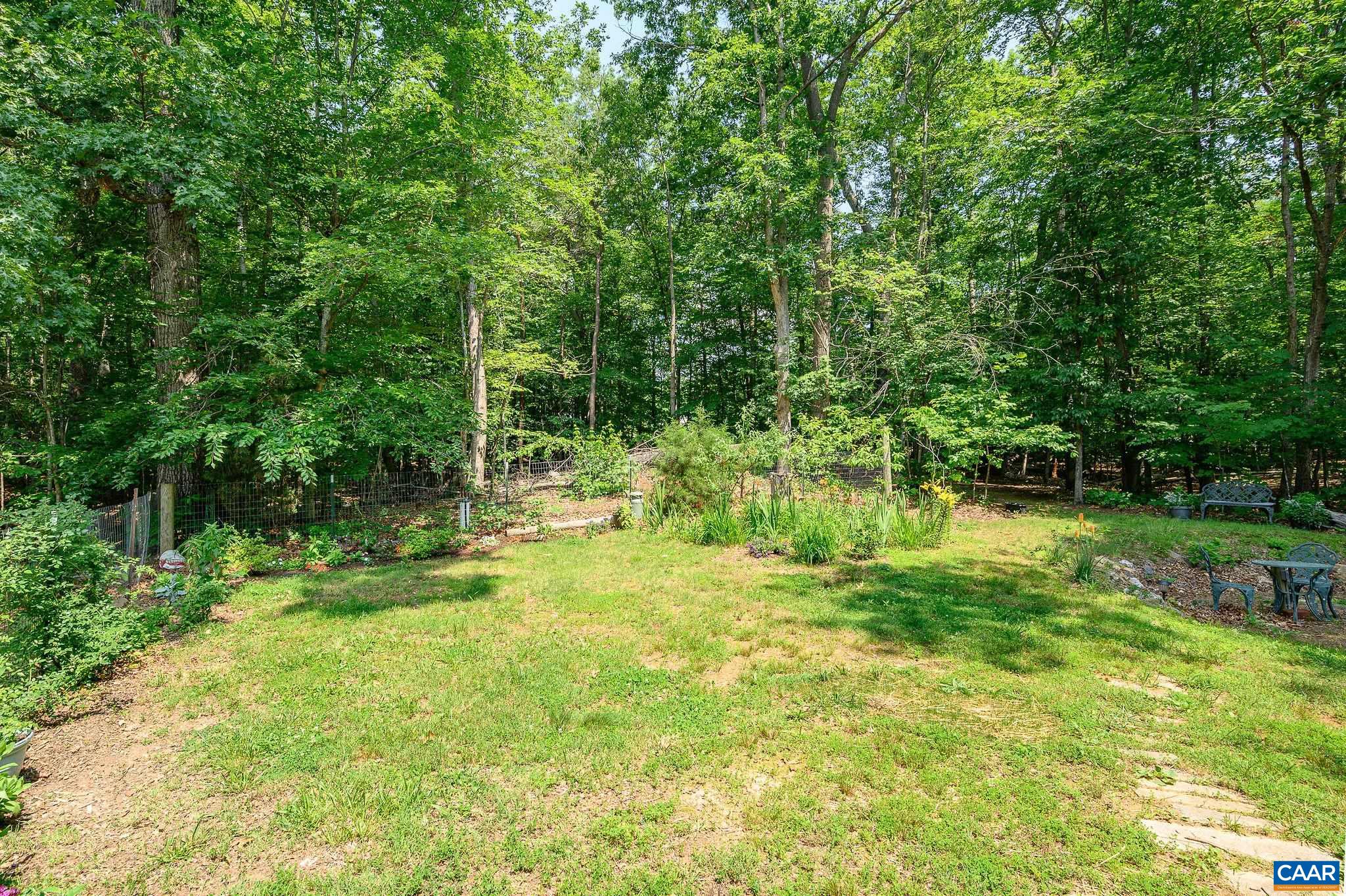 1092 SLATE HILL DR