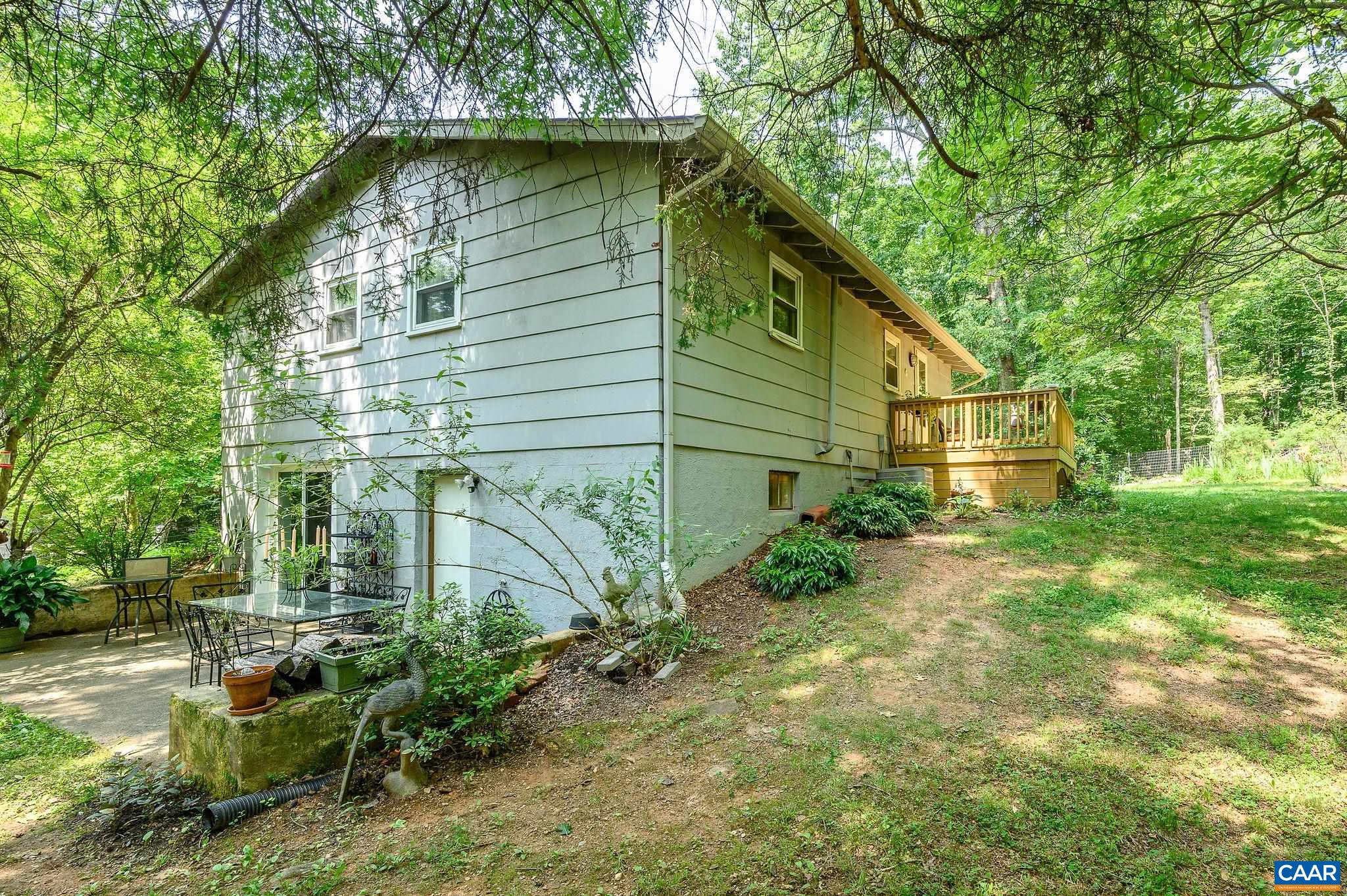 1092 SLATE HILL DR