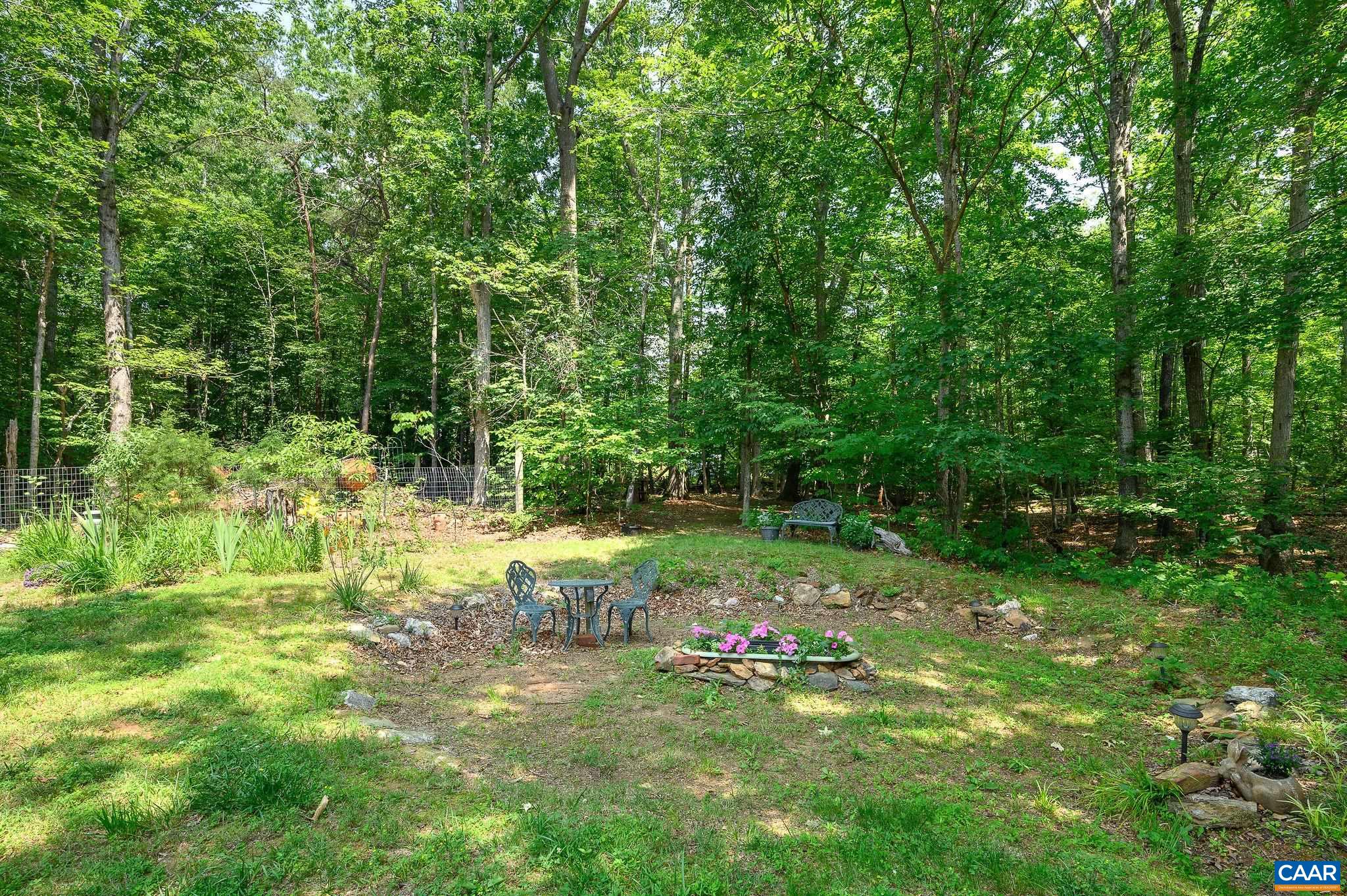 1092 SLATE HILL DR