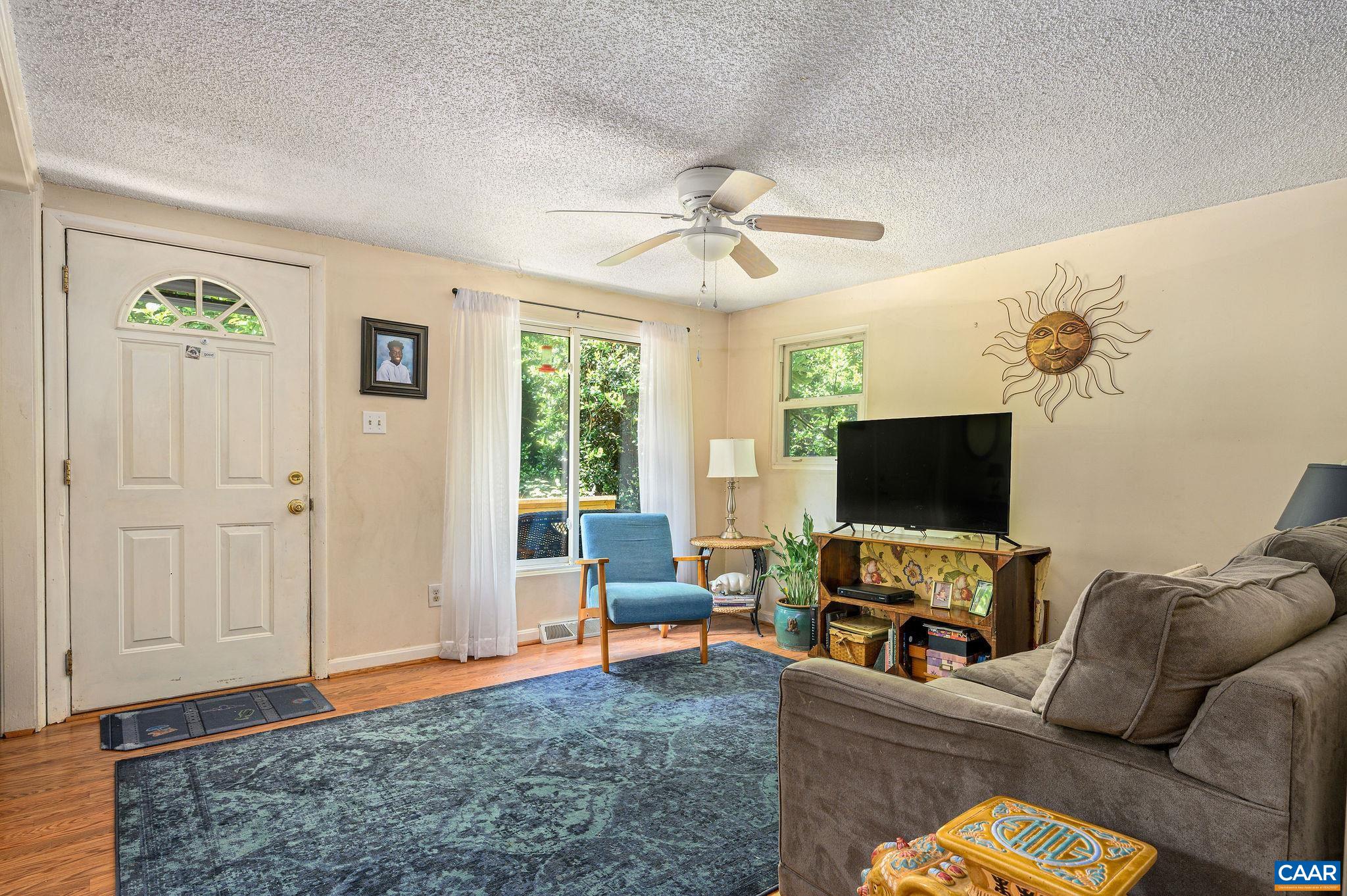 1092 SLATE HILL DR