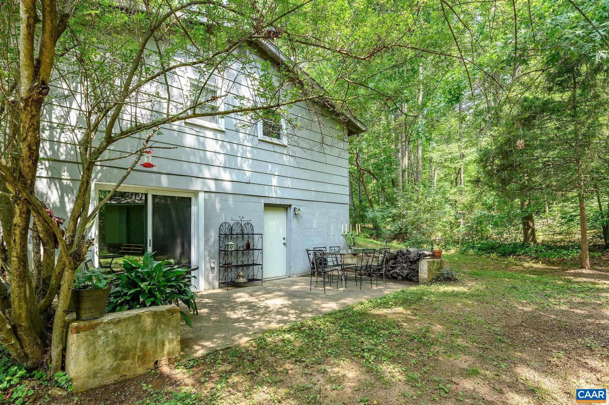 1092 SLATE HILL DR
