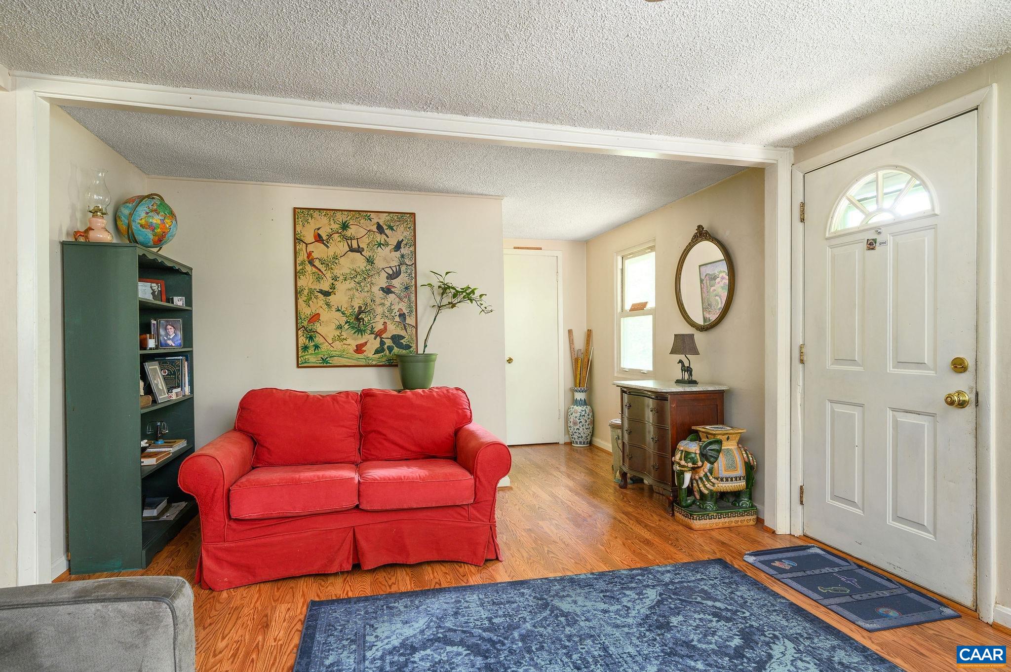 1092 SLATE HILL DR
