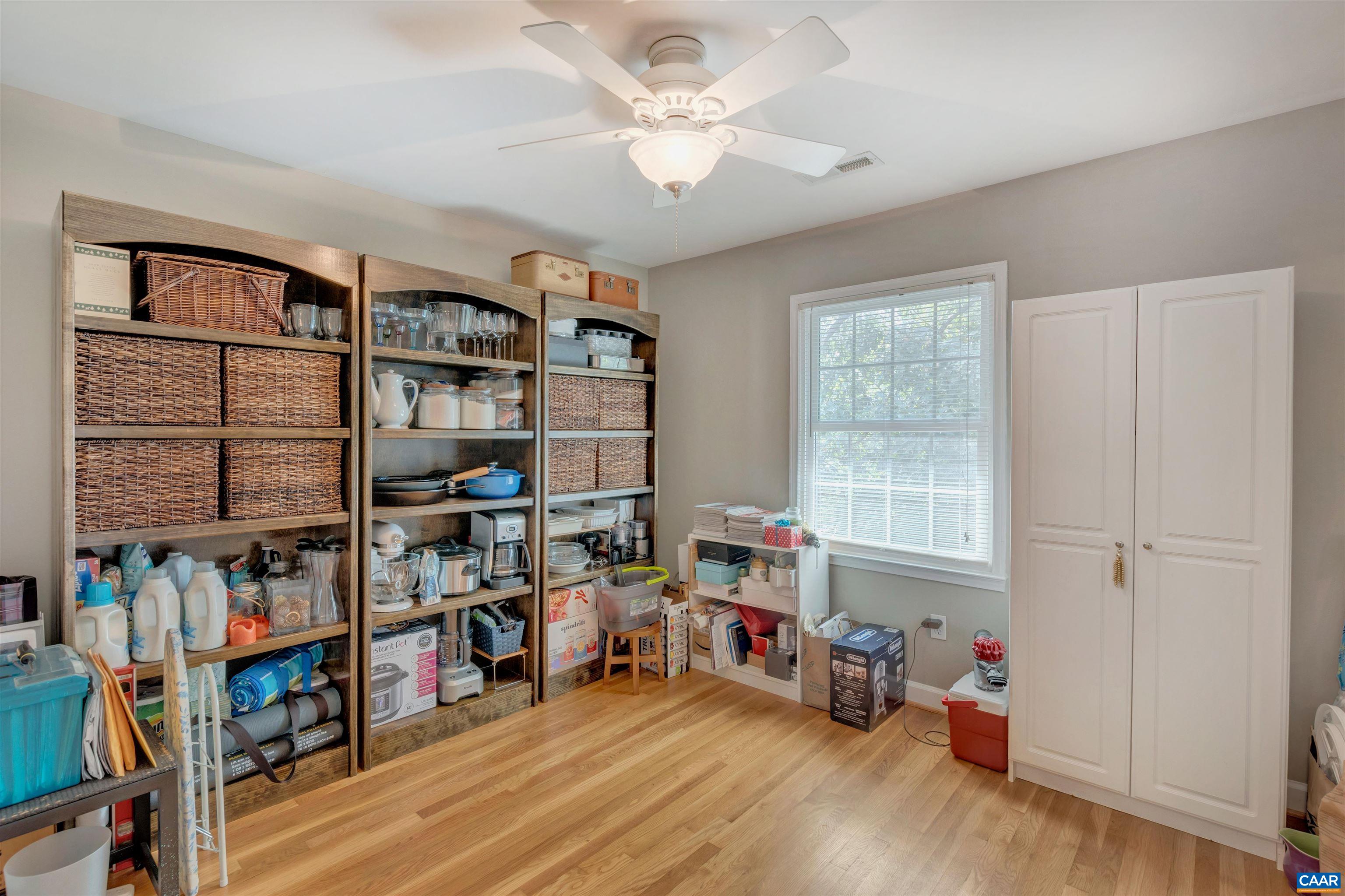 2421 BARRACKS PL Unit: 4