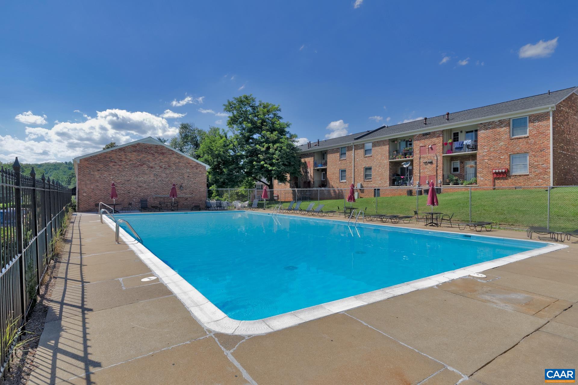 2421 BARRACKS PL Unit: 4