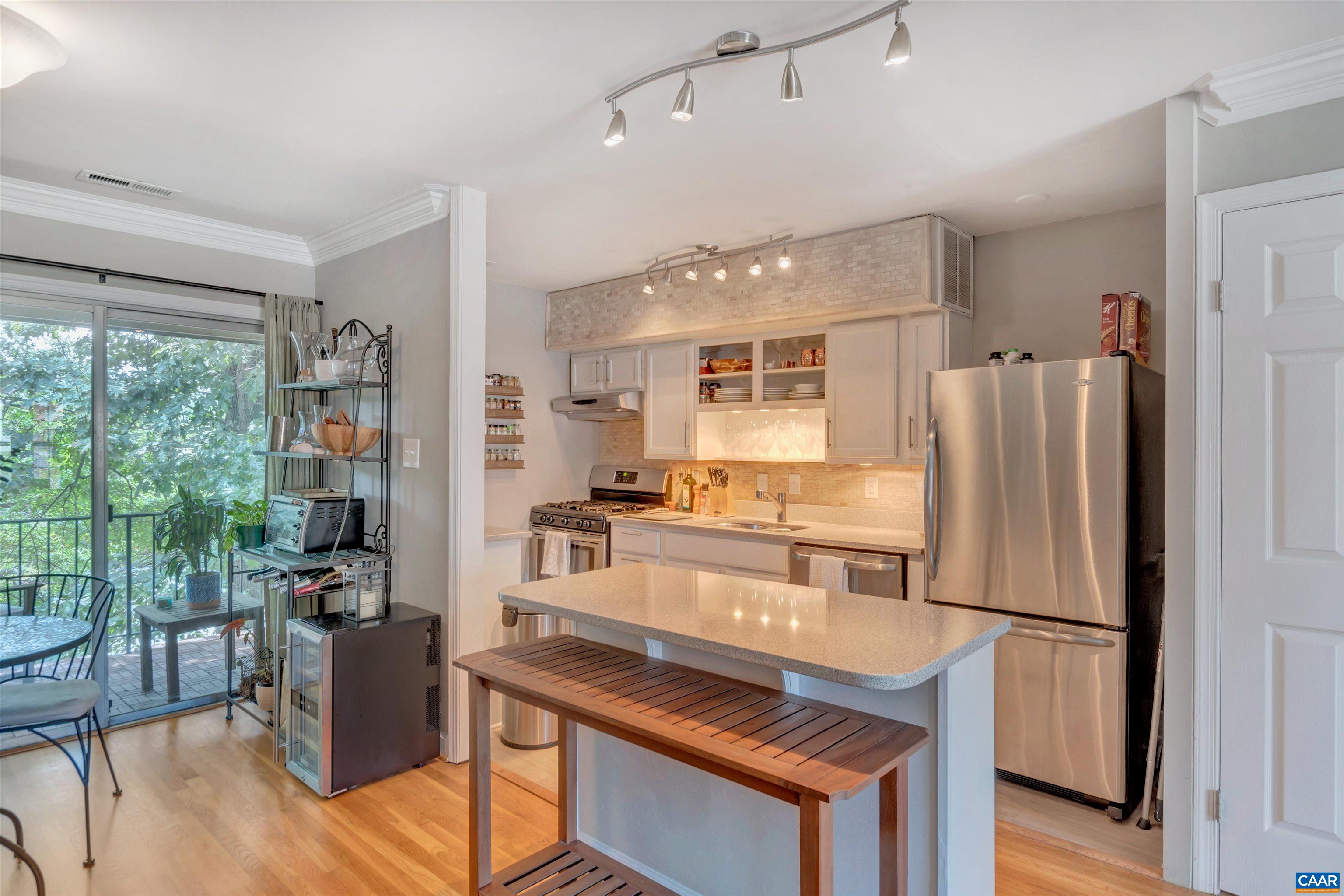 2421 BARRACKS PL Unit: 4