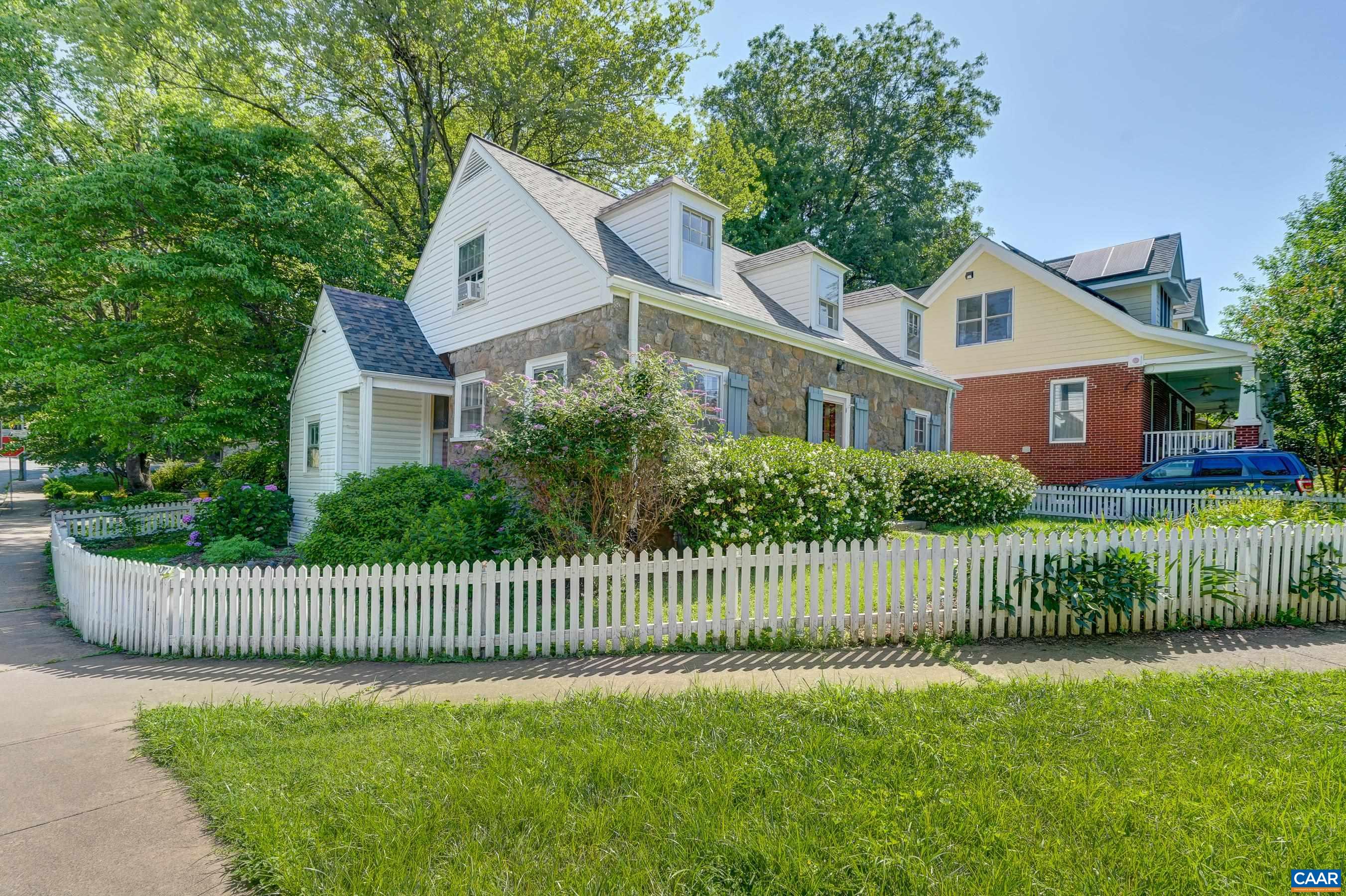 201 PARKWAY ST
