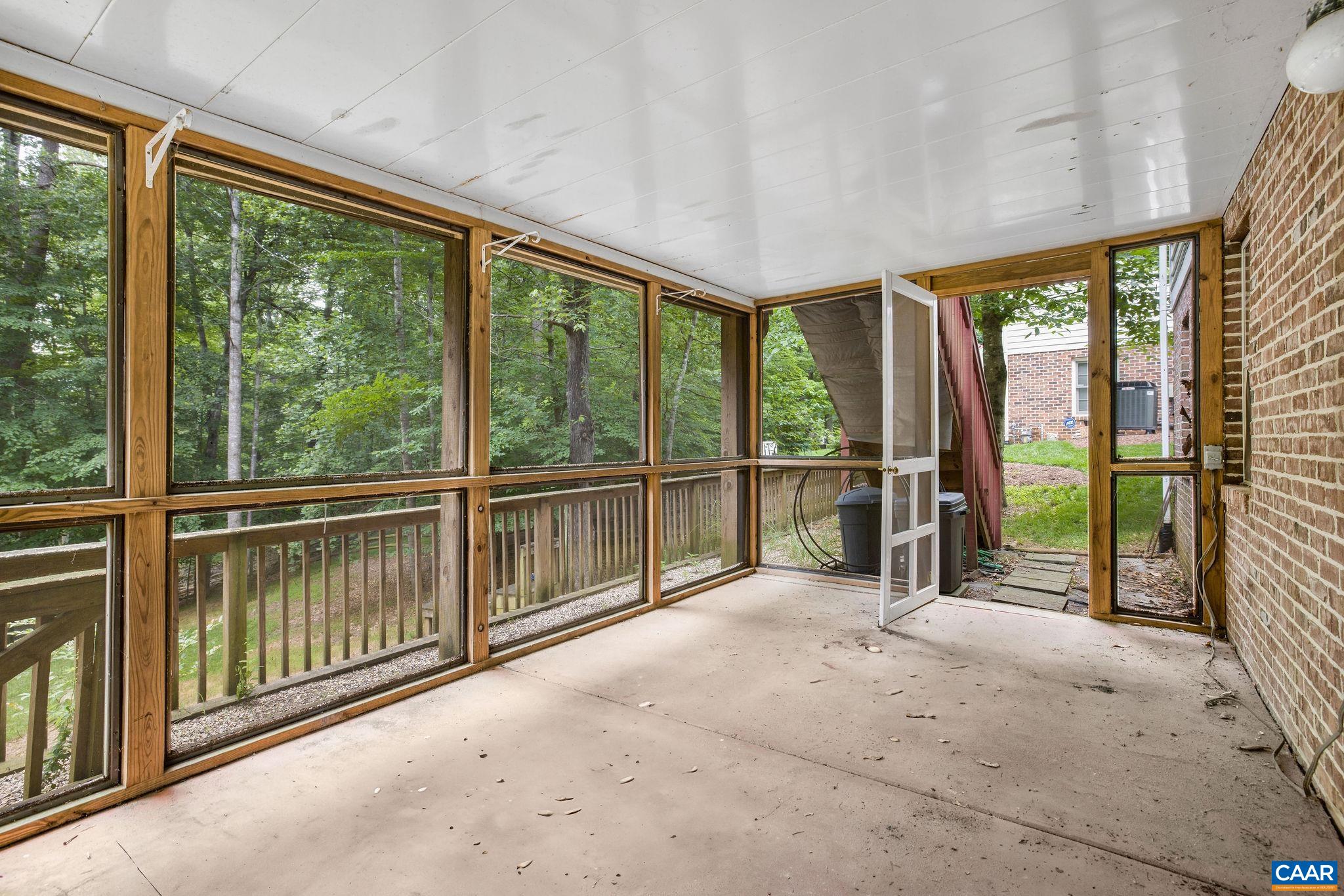 1433 RIVER OAKS RDG