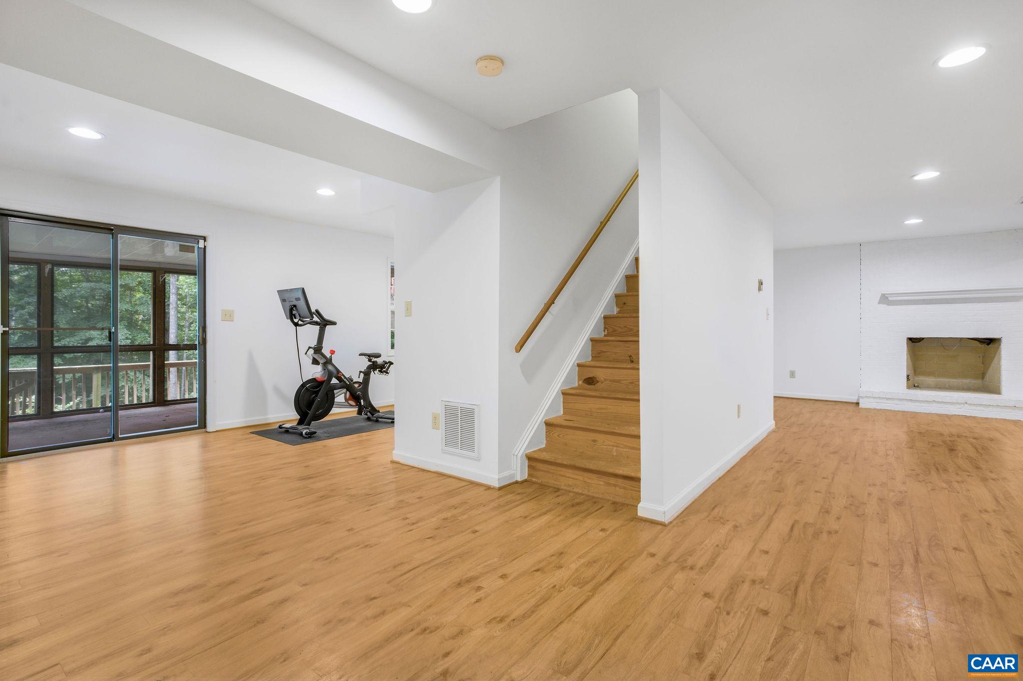 1433 RIVER OAKS RDG