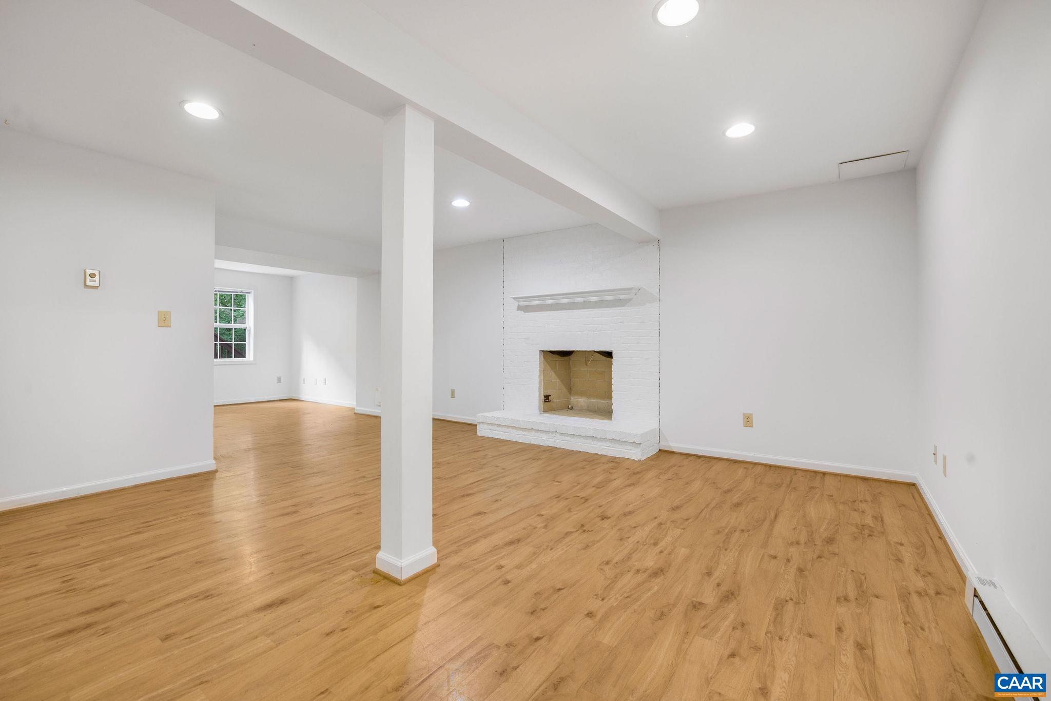 1433 RIVER OAKS RDG