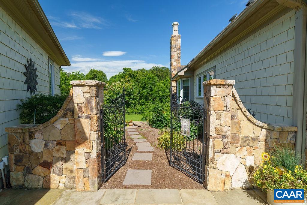 3525 ROCKS MILL LN