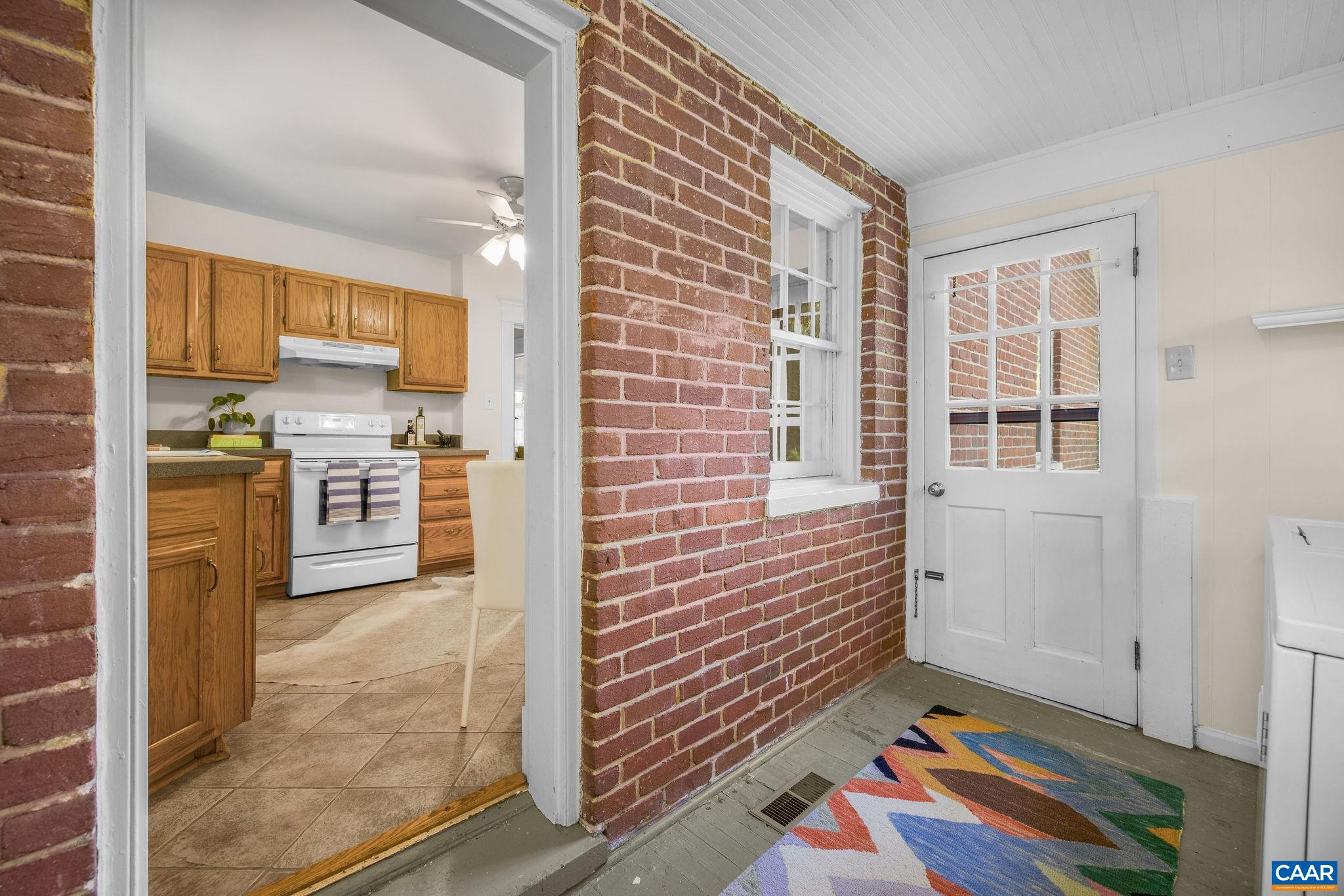 3962 IVY RD