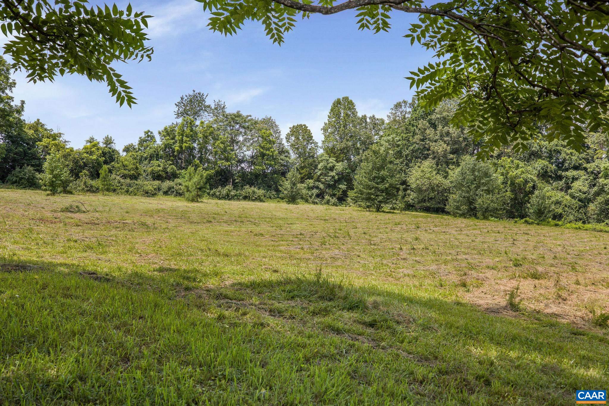 3962 IVY RD