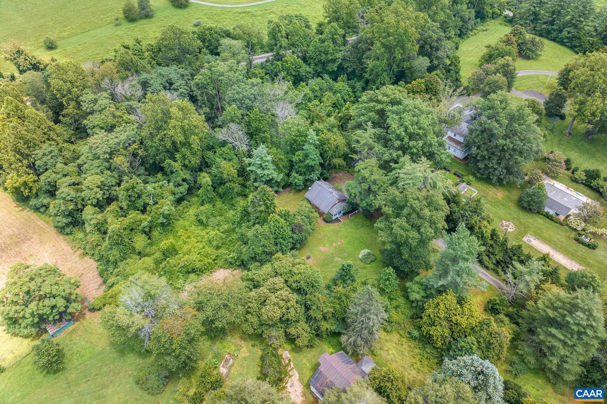 3962 IVY RD