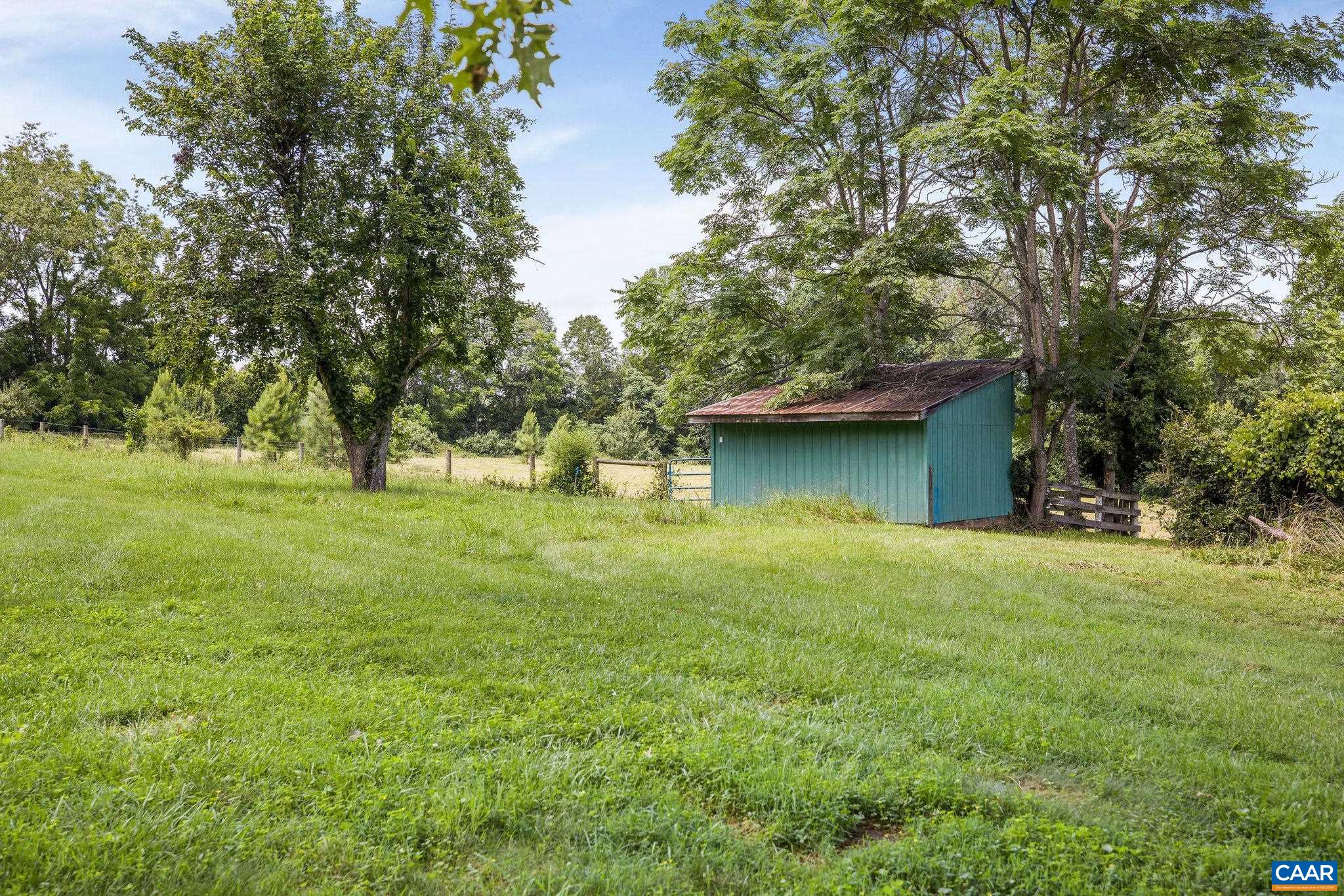 3962 IVY RD