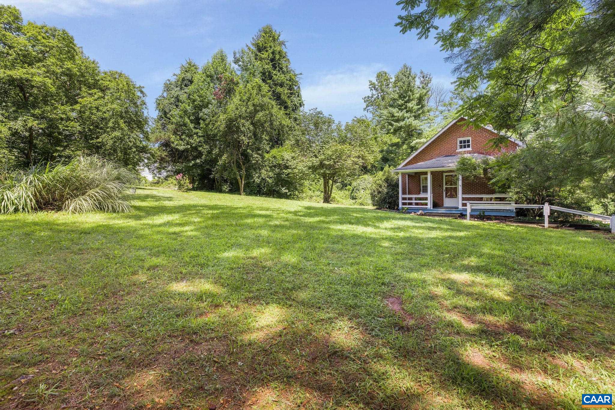 3962 IVY RD